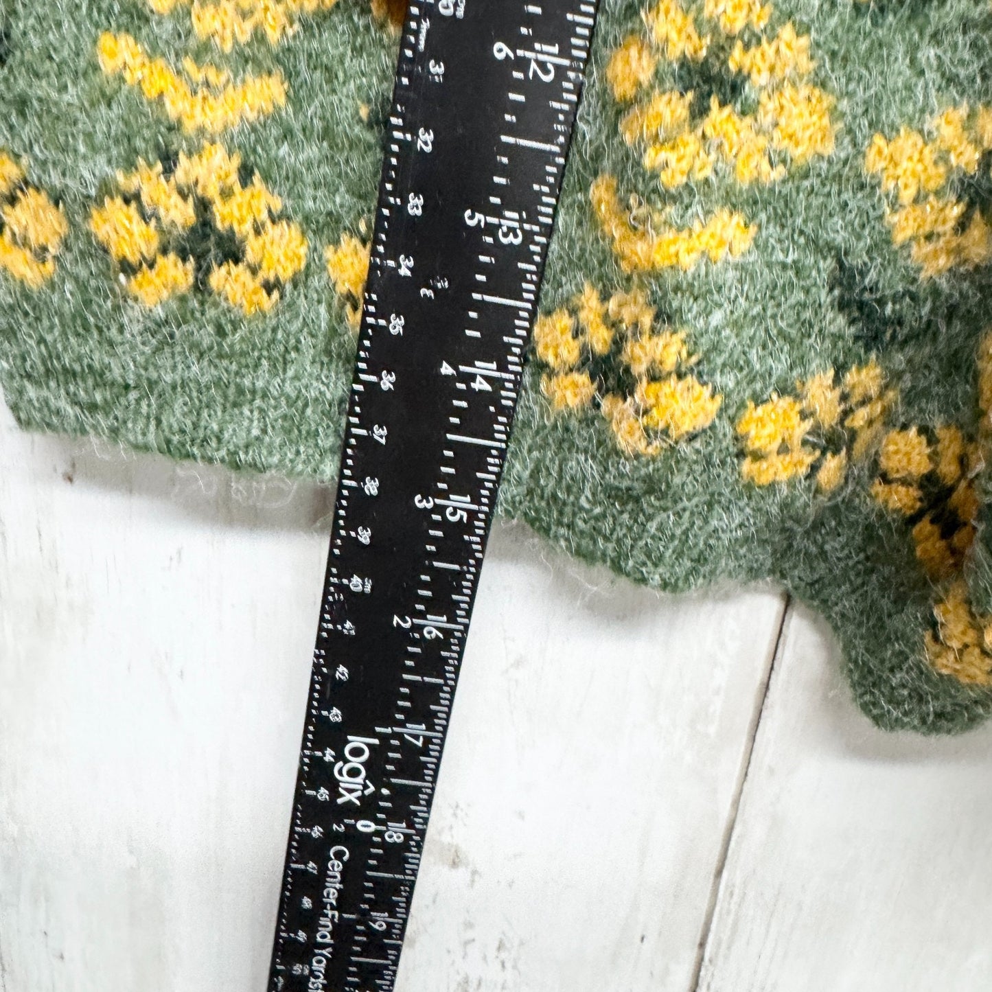 Cider Shorts Women Size Medium Green Yellow Sunflower Knit Sweater Boho Festival