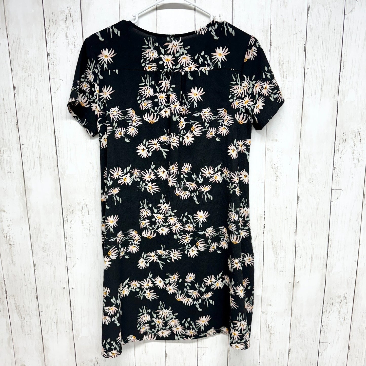 Lush Dress Women Size Small Black Floral Short Sleeve Mini Tunic Rayon Open Neck