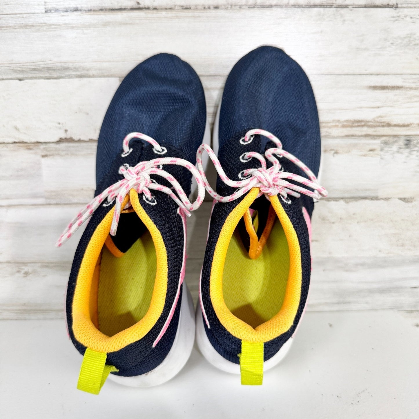 Nike Shoes Youth Size 5.5 Roshe Run Midnight Navy Pink Glow Running Sneakers