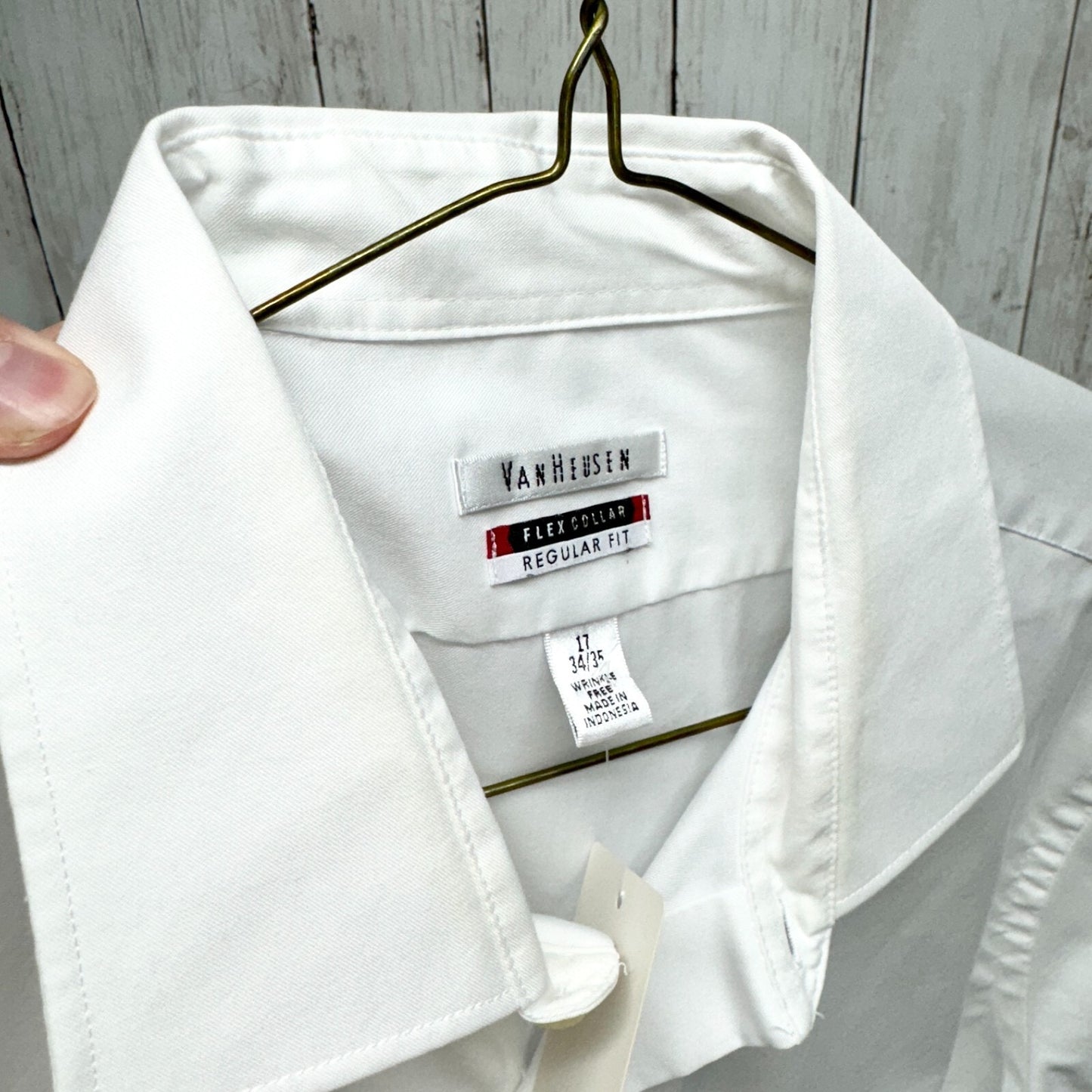 Van Heusen Shirt Men Size 17 34/36 Regular Fitting White Flex Collar Button Down