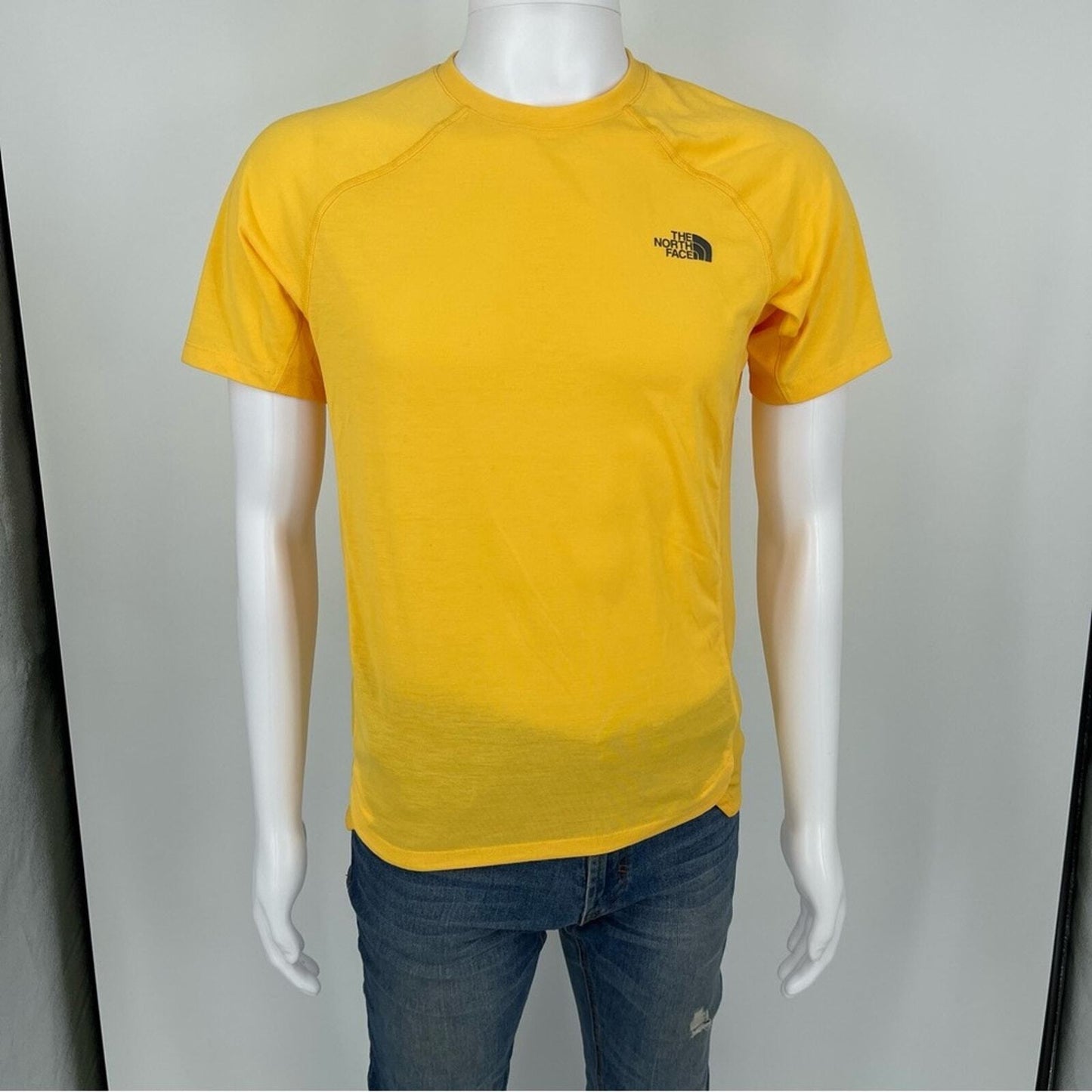 The North Face Dome Active Yellow Short Sleeve Graphic Shirt Size Small
