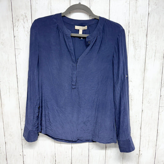 Banana Republic Women’s Size Small Long Sleeve Blue 100% Silk Open Neck Blouse