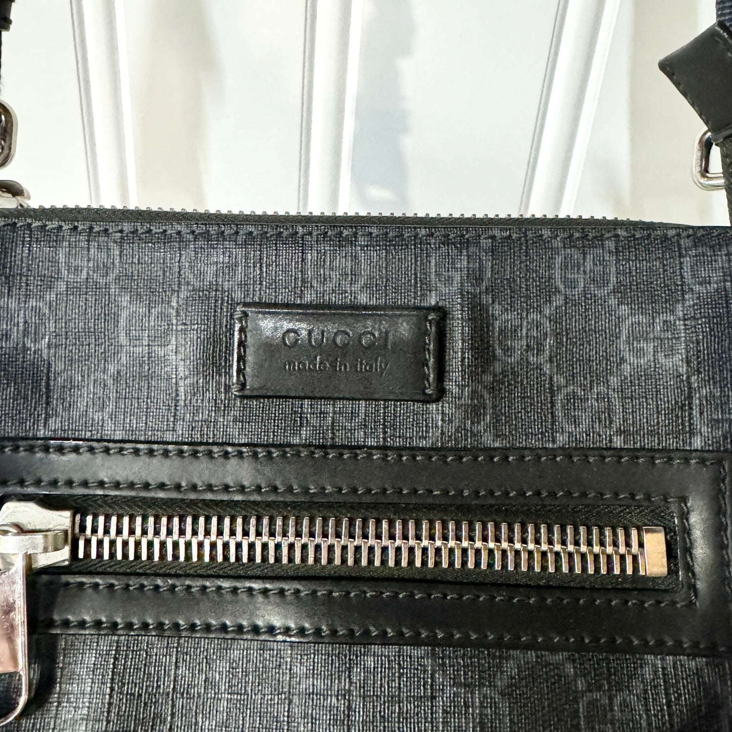 Gucci GG Supreme Messenger Bag Black/Grey 523599 Authentic Barely Used
