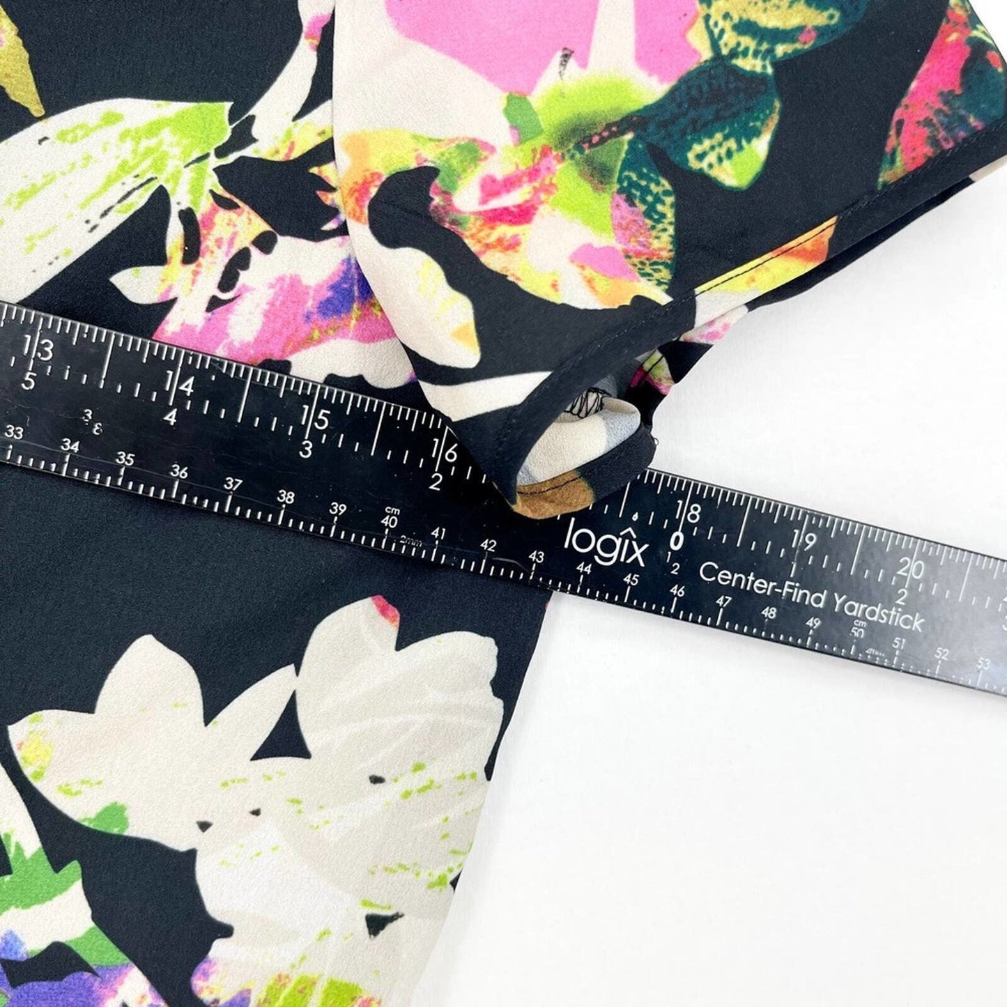Yumi Kim Tunic Women Size Small Elana Tropical Short Sleeve Floral Shift Black
