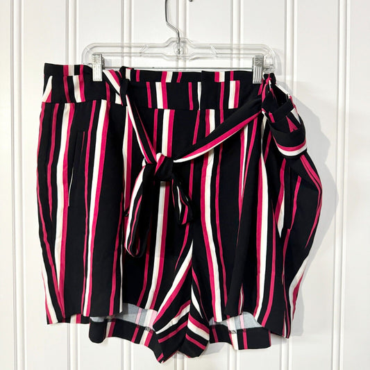TORRID Short Women Size 18 5 in Pull-On Studio Luxe Ponte Mid-Rise Paperbag NWT