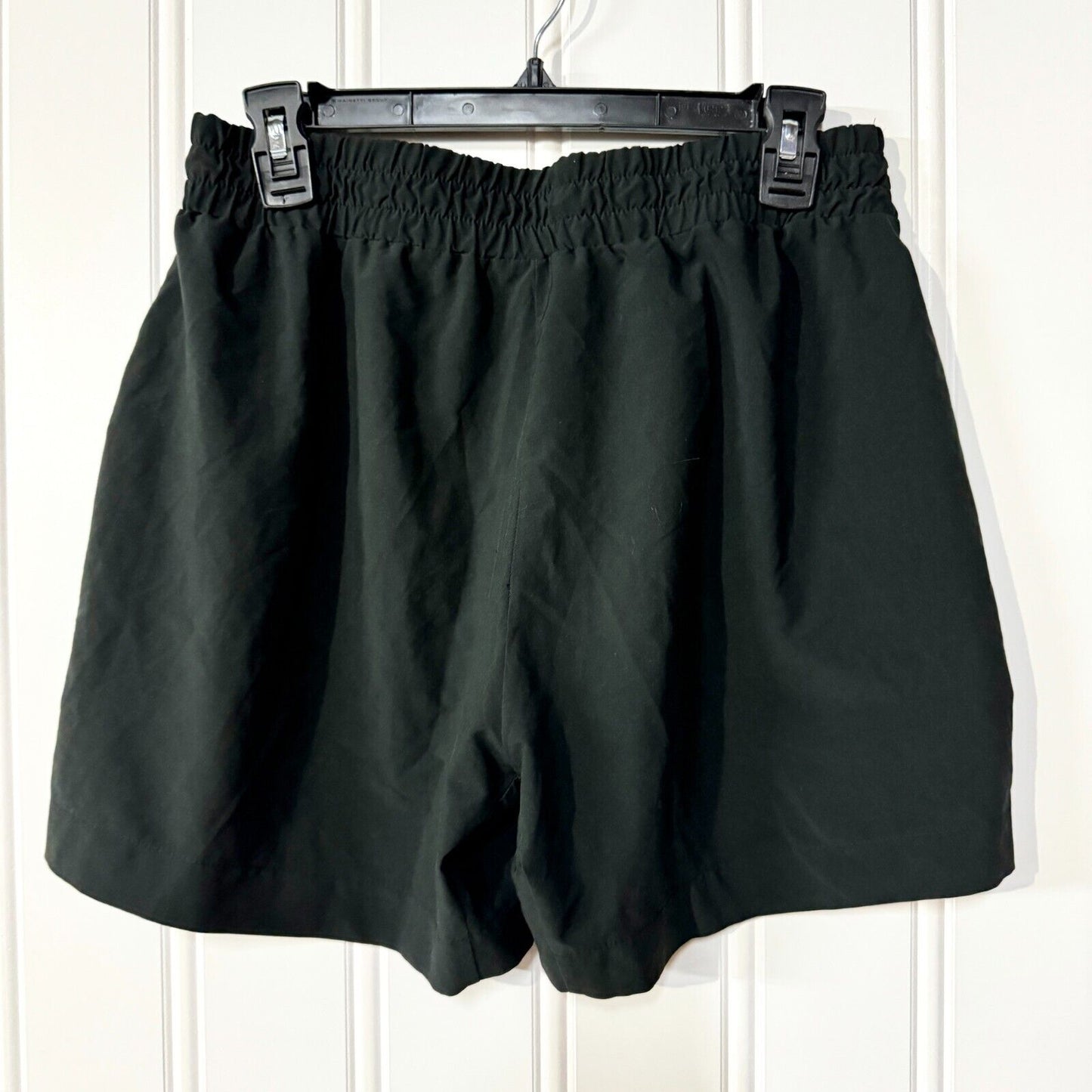 STRONGBODY Mens Size Medium 6" Black Elastic Waisted Athletic Gym Yoga Pocket