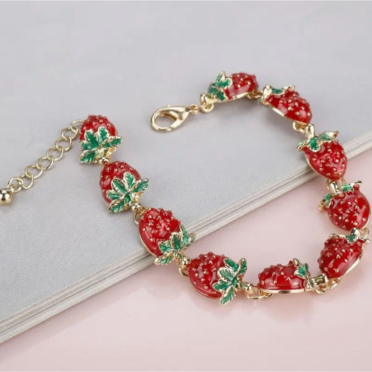 Delicate Strawberry Lobster Claw Clasp Charm Bracelet Alloy Jewelry