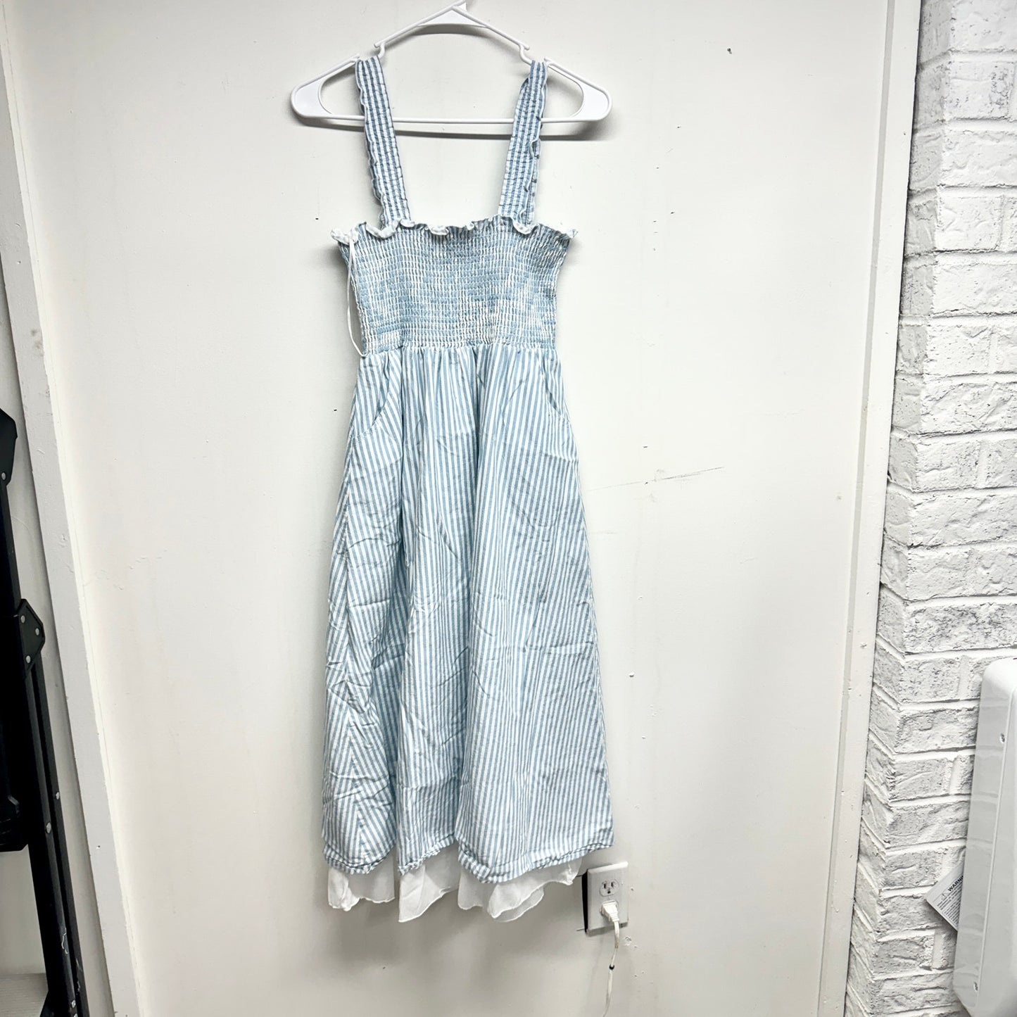 AQUA Women Striped Smocked Sleeveless Blue & White Ocean Midi Dress Small