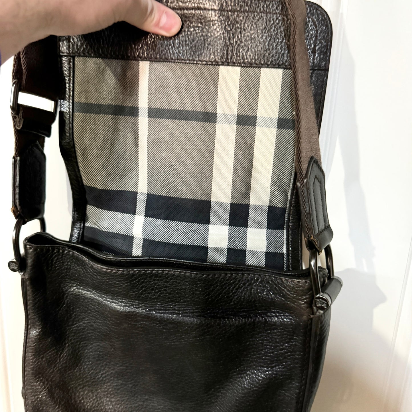 VINTAGE BURBERRY DARK BROWN LEATHER NOVA CHECK BOHO SHOULDER BAG PURSE,W/COVER