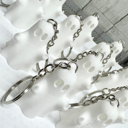 3D Printed Ghost Funny Keychain - White Ghost Design with Chain Attachment for Fun and Quirky Key Accessory