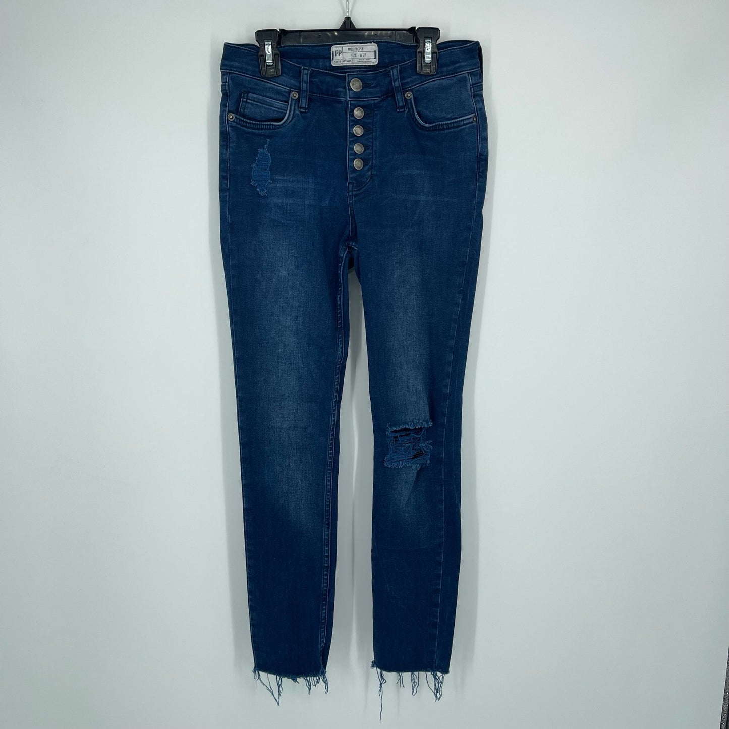 Free People Women 5 Front Button Destroyed Reagan Dark Wash Jeans Size 27