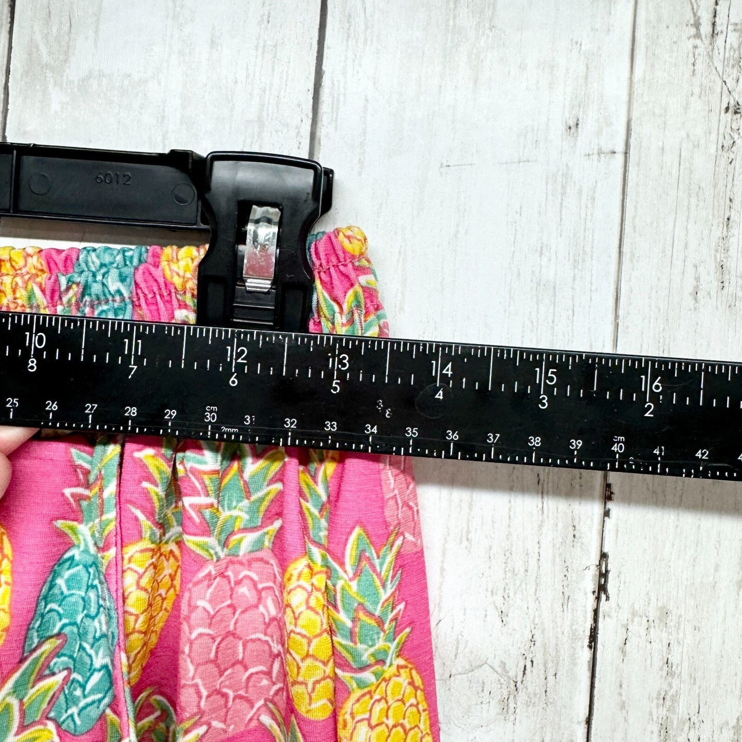 Simply Southern Shorts Women S/M Pink Pinneapple Pattern Elastic Waist Tassels
