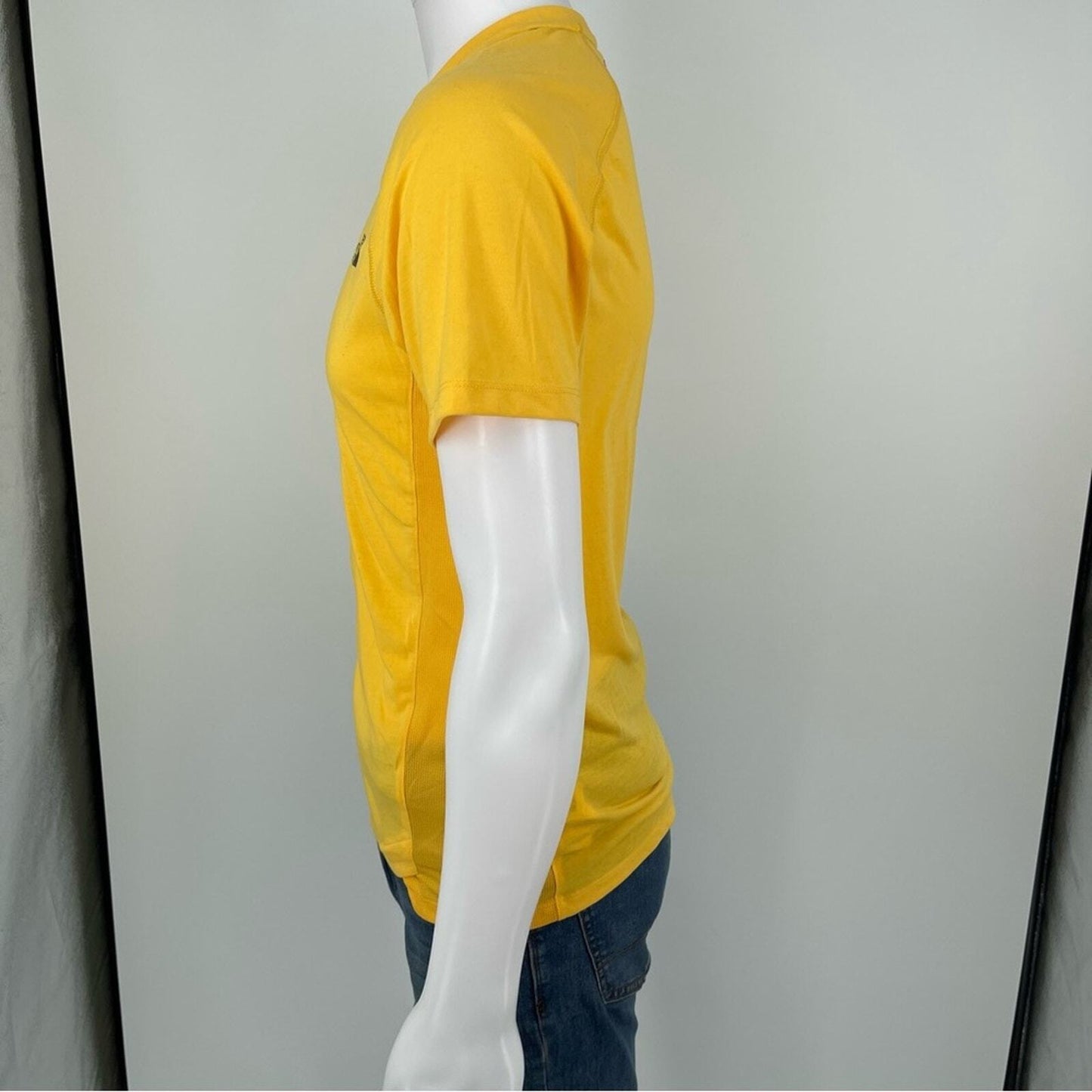 The North Face Dome Active Yellow Short Sleeve Graphic Shirt Size Small