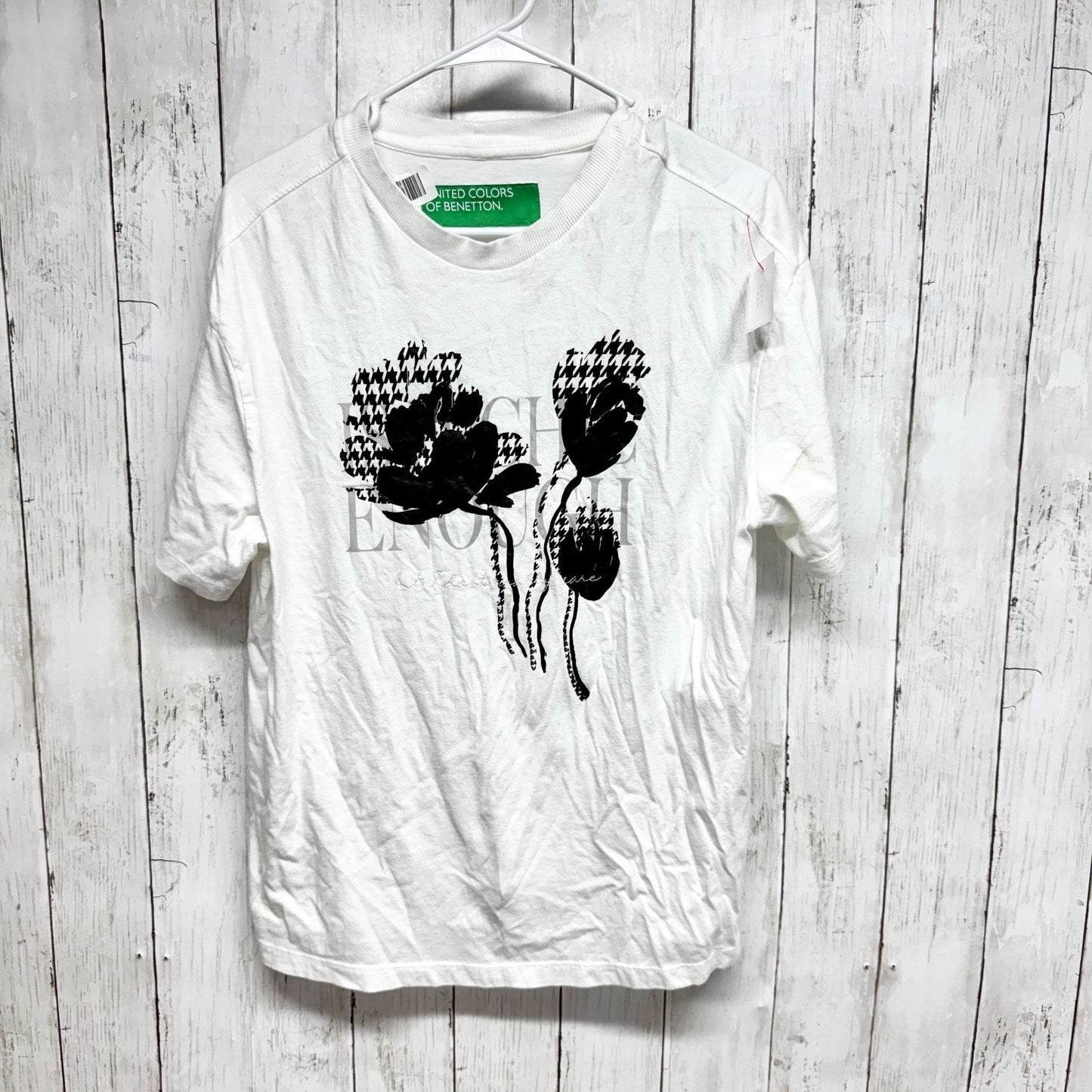 United Colors of Benetton Shirt Men Size Medium White Graphic Short Sleeve Tee