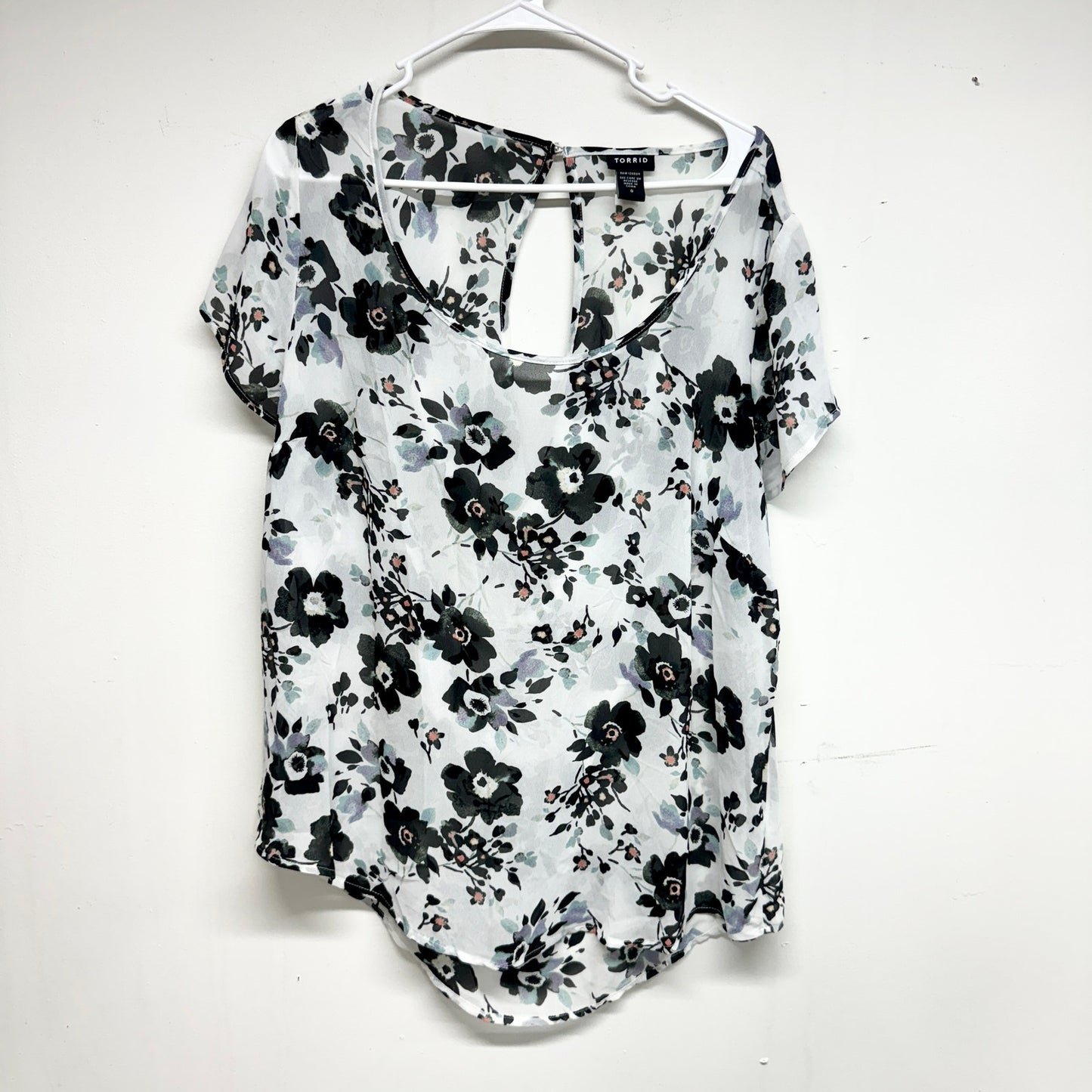 Torrid Womens White & Black Floral Print Sheer Chiffon Drape Back Blouse Top L
