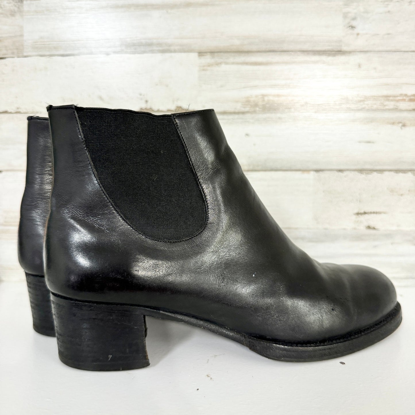 Fatta A Mano Women Black Leather W/ Stretch Sides Rounded Toe Ankle Booties 36