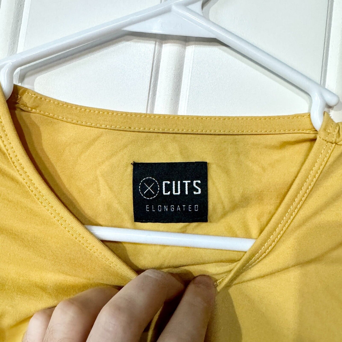 Cuts Long Sleeve Slim Fit Crewneck Yellow Cotton Spandex Top Size Medium
