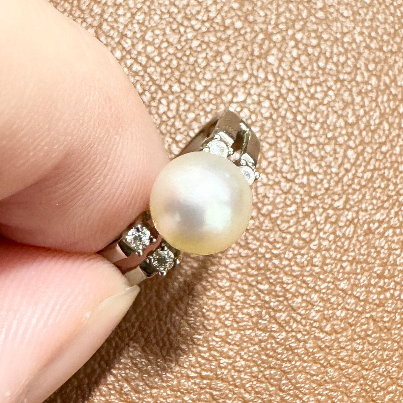 925 Sterling Silver Pearl and White Stone Ring Size 5