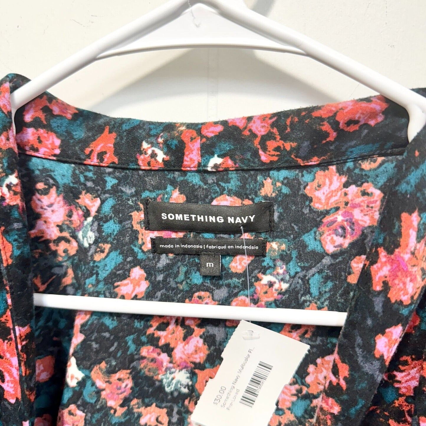 SOMETHING NAVY Blouse Women Size Medium Wrap Front Button Closure Floral Long