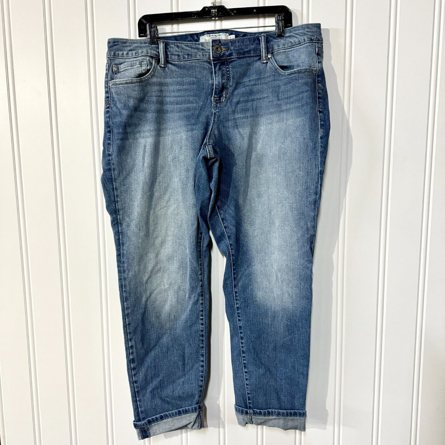 TORRID Jeans Women Size 18R High Rise Dark Wash Distressed Capris 5 Pocket