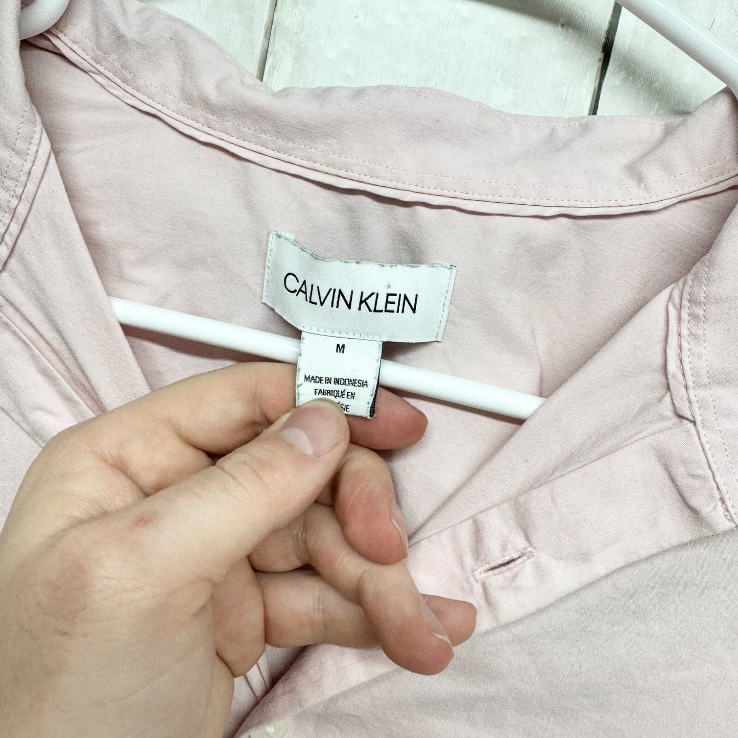 CLAVIN KLEIN Shirt Mens Size M Button Up Light Pink Long Sleeve Spread Collar