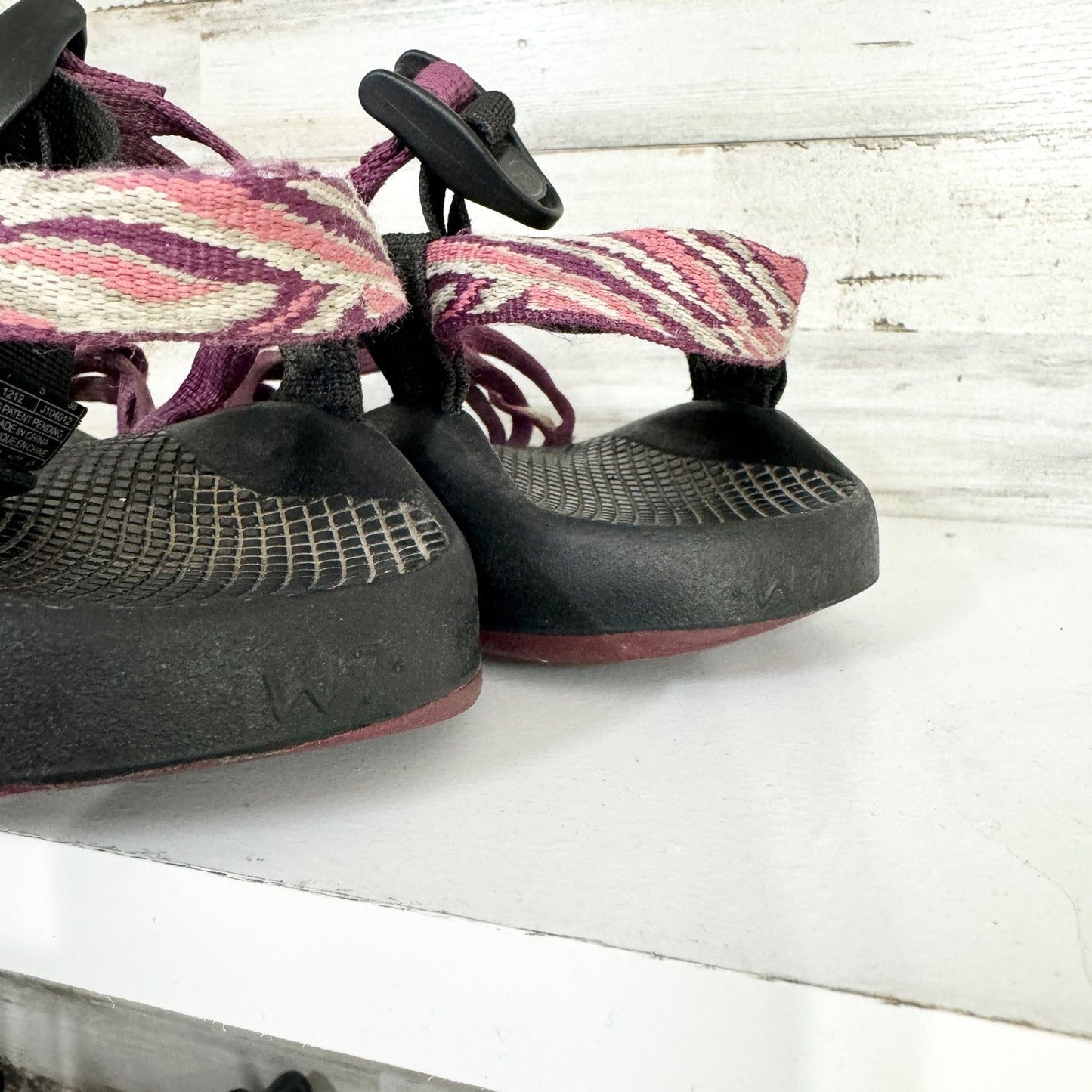 Chaco Classic Women Hiking Sandals Narrow Straps Pink Purple Size 7