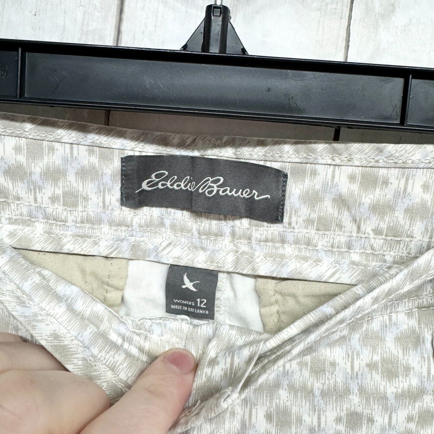 EDDIE BAUER Shorts Women Size 12 Chino Mid-Rise 4.5" Inseam Brown Blue Print
