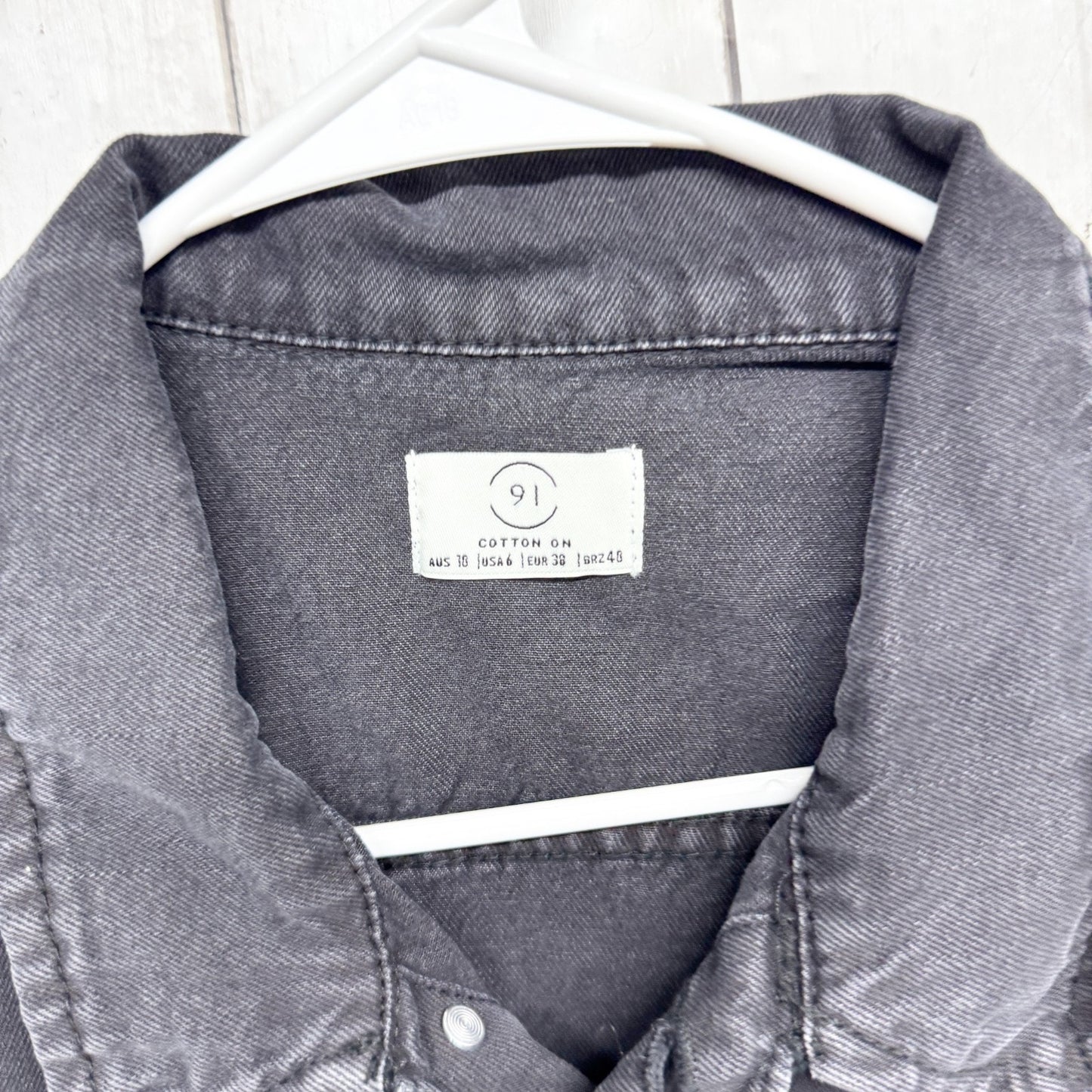 91 Cotton On Jumpsuit Women Size 6 Black Washed Denim Collared Sleeveless Button