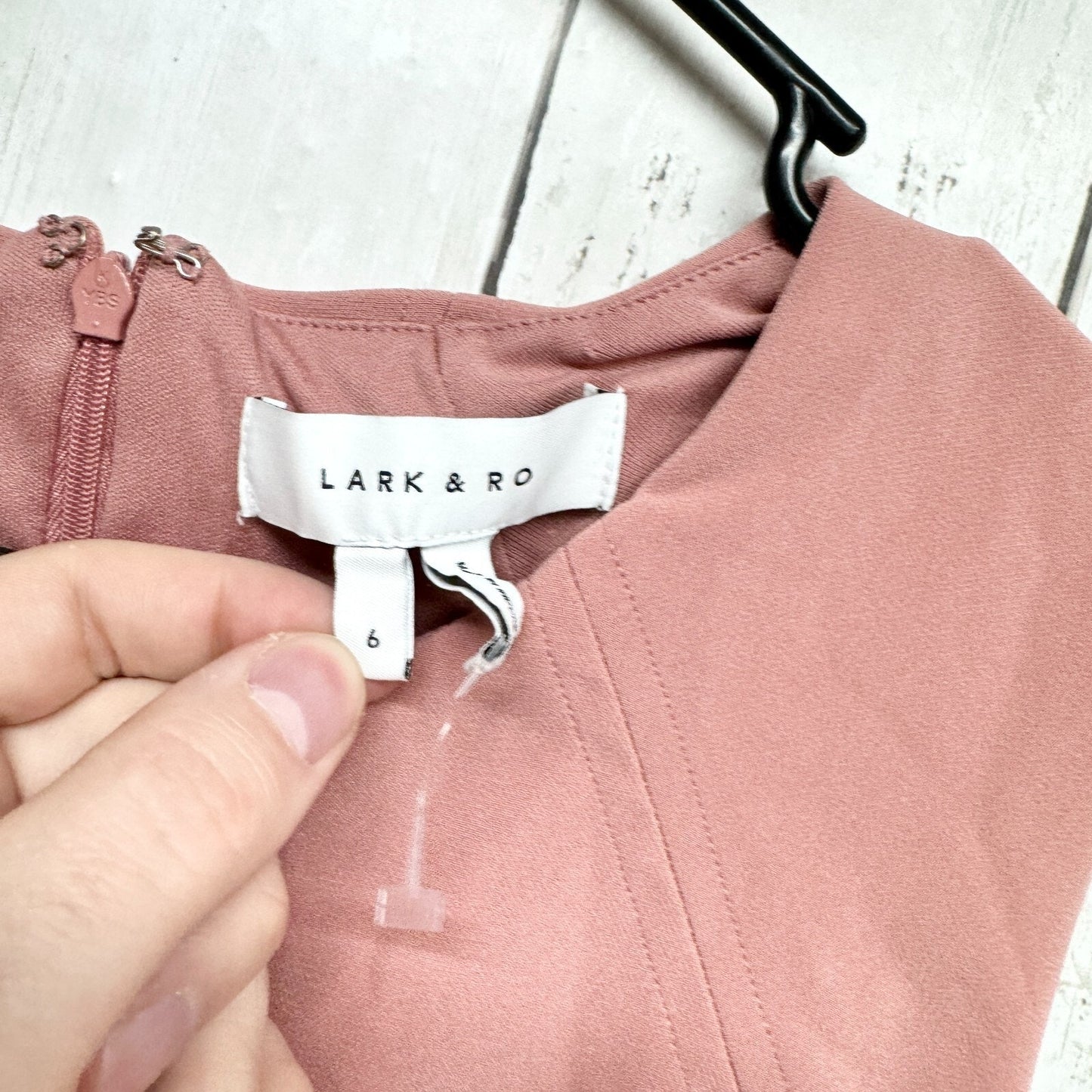 Lark & Ro Dress Women's Sz 2 Sleeveless V-Neck Laser Cut Scuba Flare Mini Pink