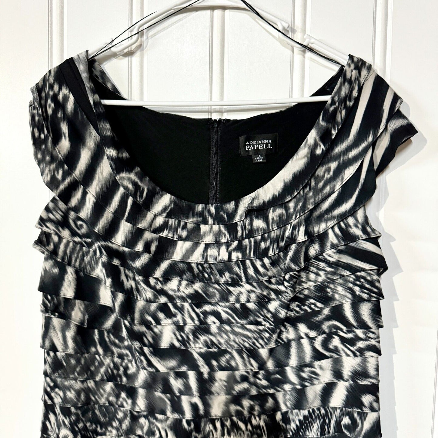 ADRIANNA PAPELL Dress Women Size 14 B&W Mini Abstract Pleated Ruffled Layer