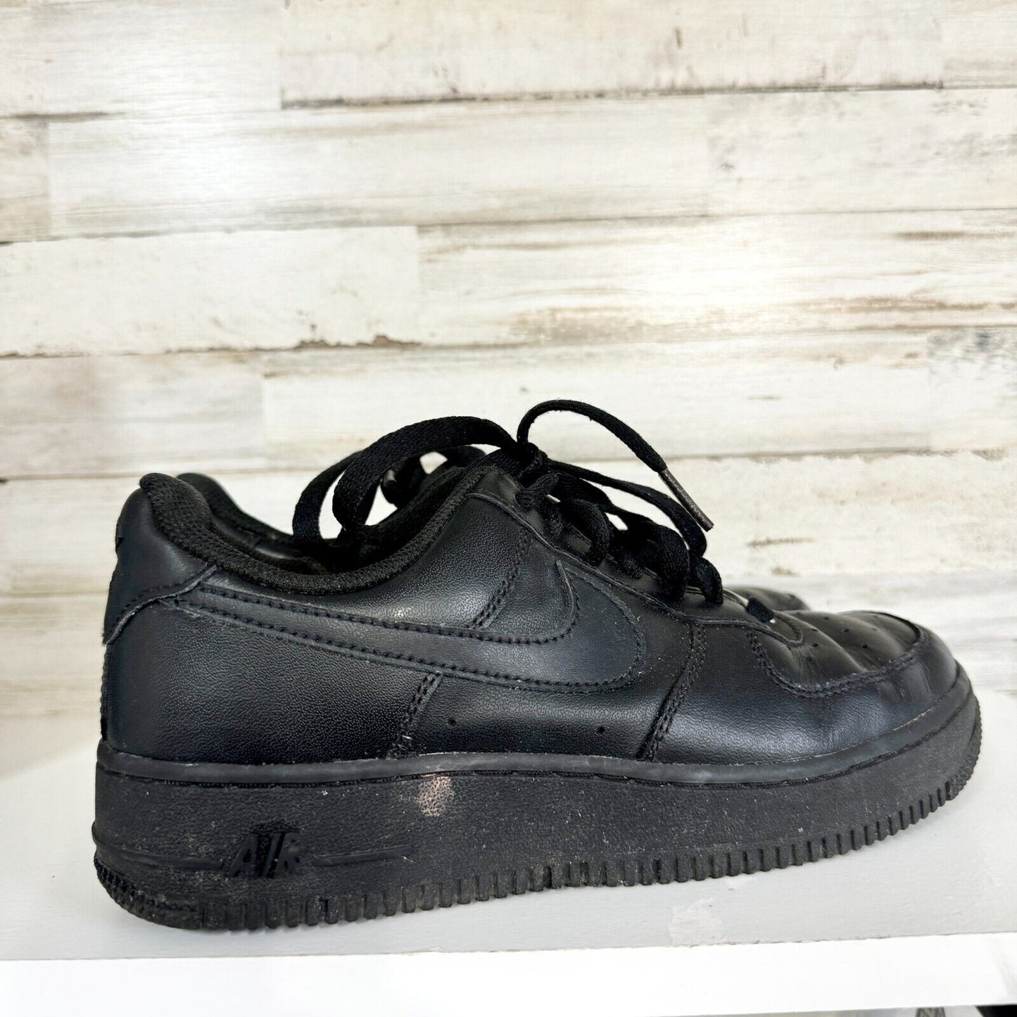 Vintage NIKE Air Force 1 07 W 8.5 Low Supreme Black Sneakers Shoes 315100 001