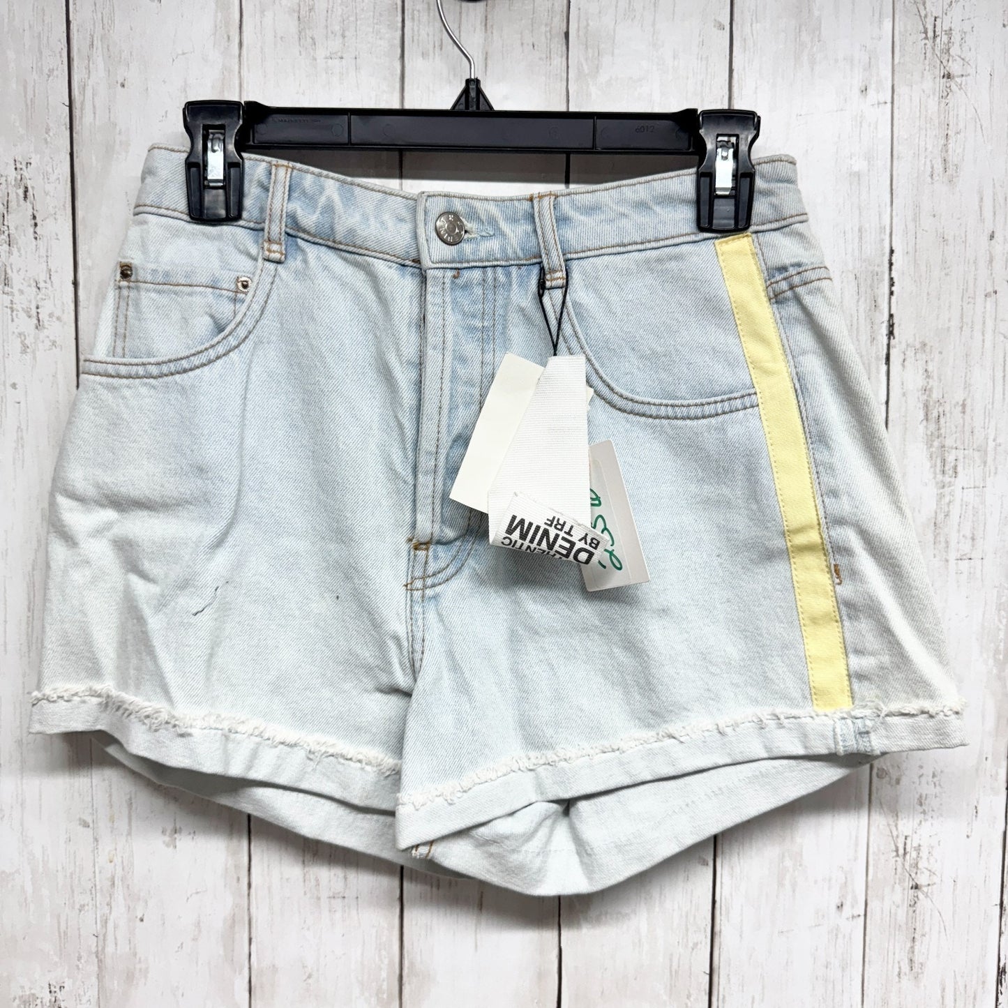 Zara Shorts Women SZ 6 Hi-Rise Hot Pant Light Wash Denim Cuffed Side Stripe NWT