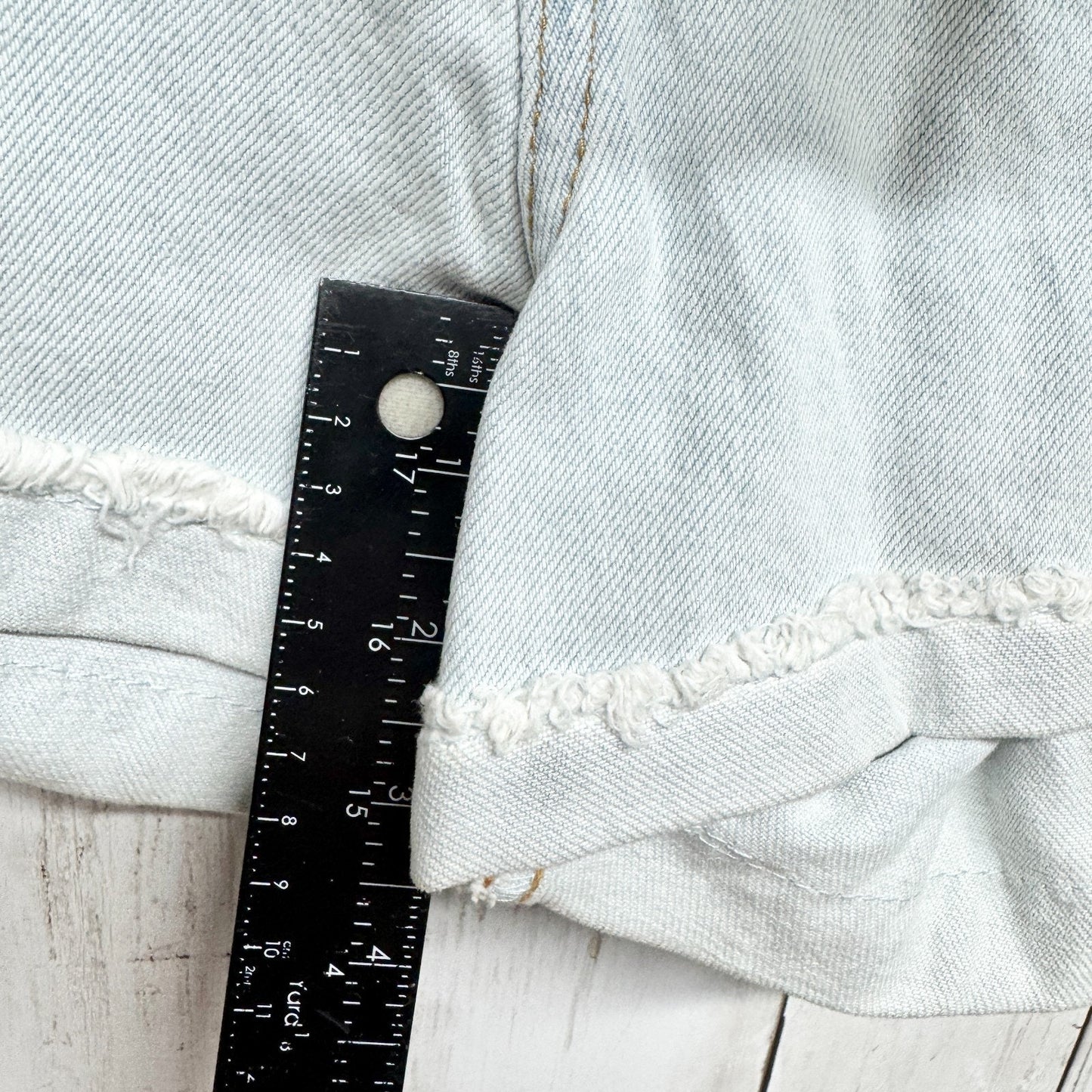 Zara Shorts Women SZ 6 Hi-Rise Hot Pant Light Wash Denim Cuffed Side Stripe NWT