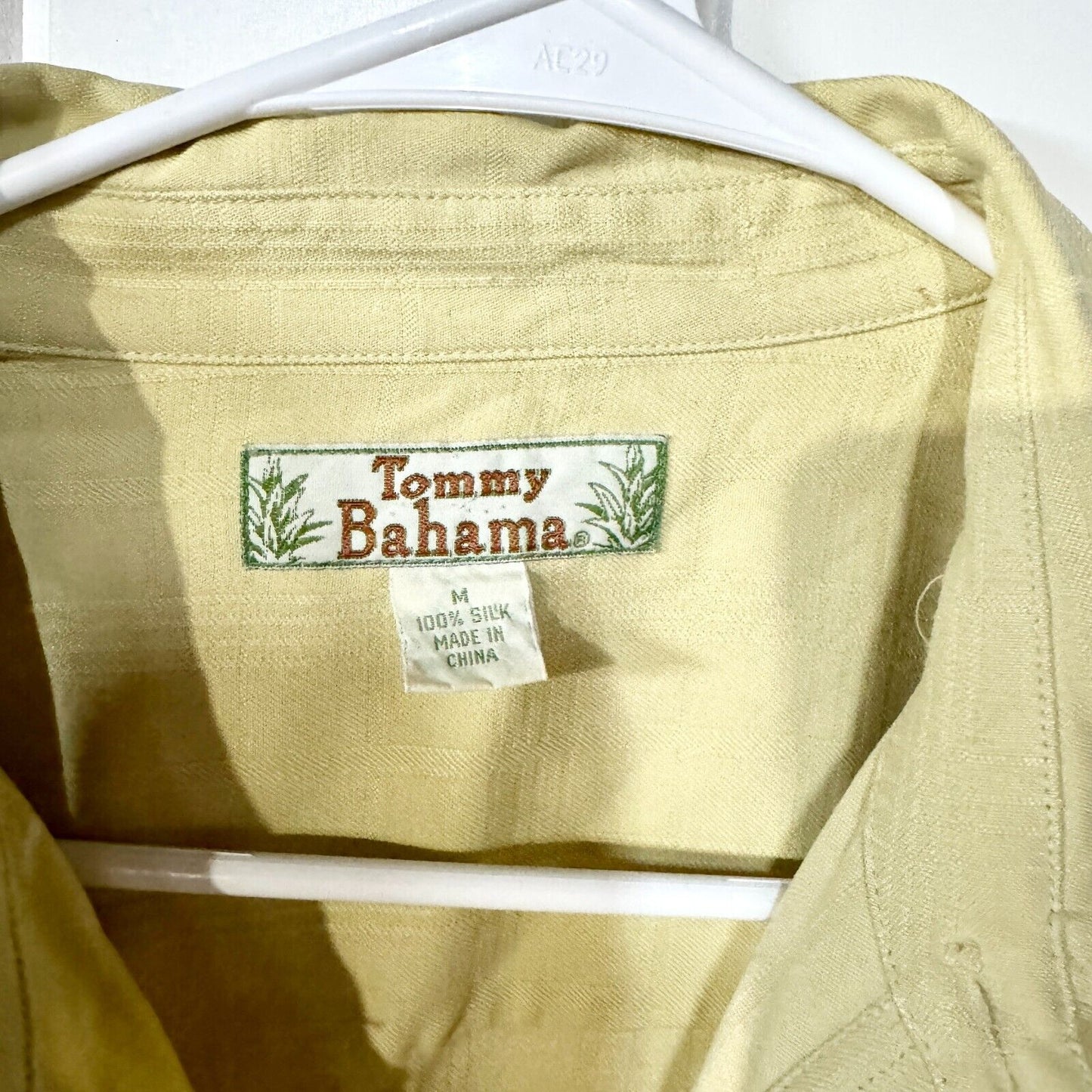 TOMMY BAHAMA Button Down Mens Size M Green 100% Silk Long Sleeve Green/ Yellow