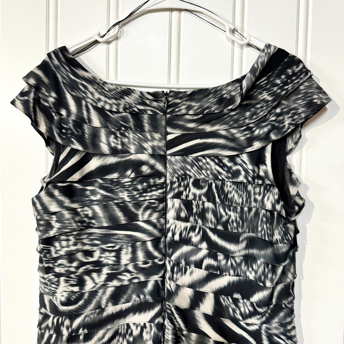 ADRIANNA PAPELL Dress Women Size 14 B&W Mini Abstract Pleated Ruffled Layer