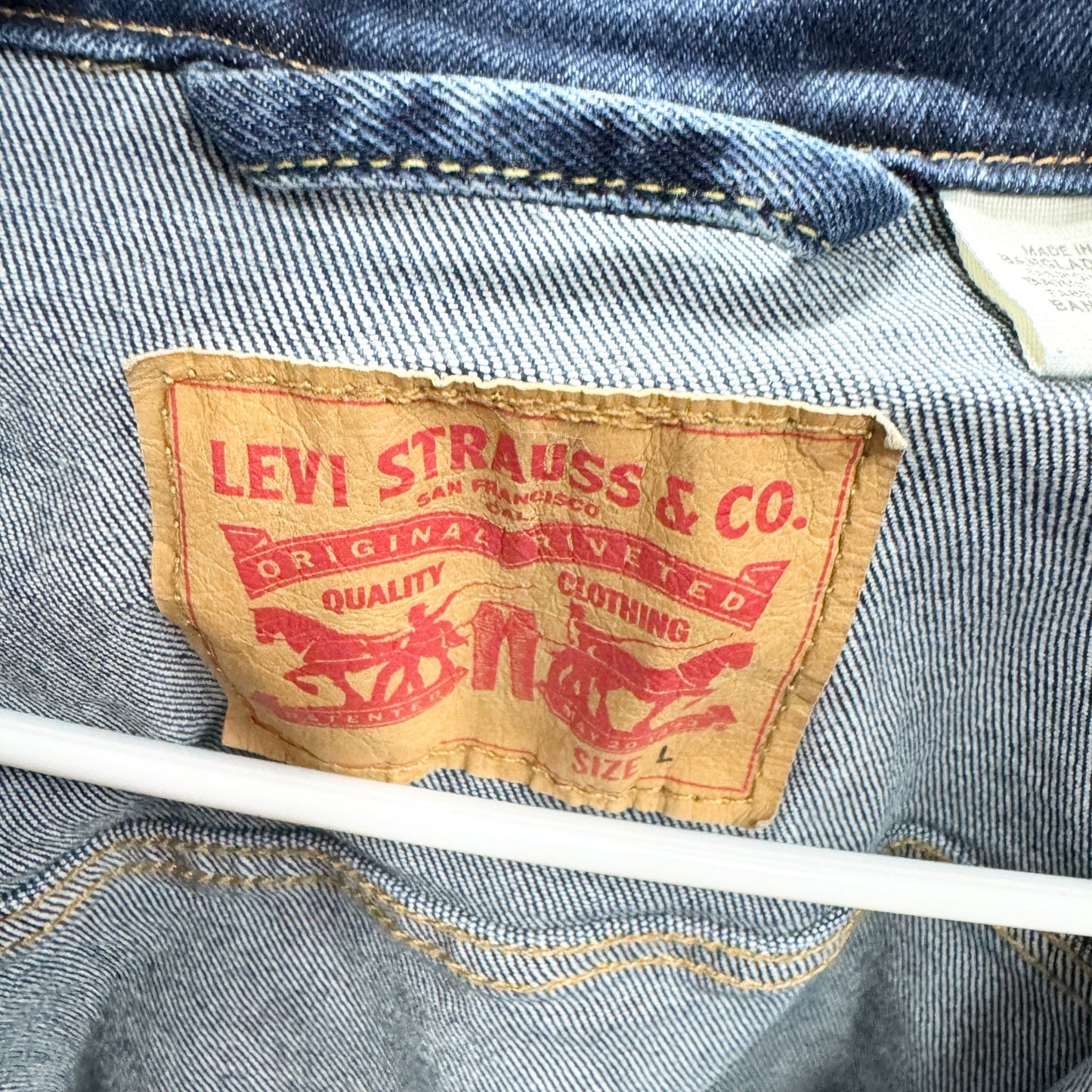 Levi’s Men's Trucker Denim Button Down Collared Jean Jacket Size Large