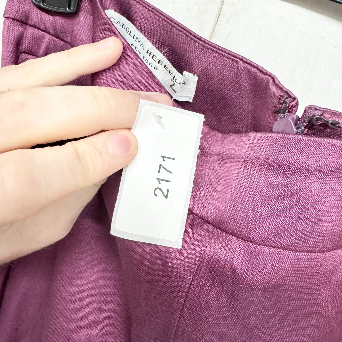 Carolina Herrera Pants Women Size 4 Burgundy Satin Zip Back Trousers Pockets