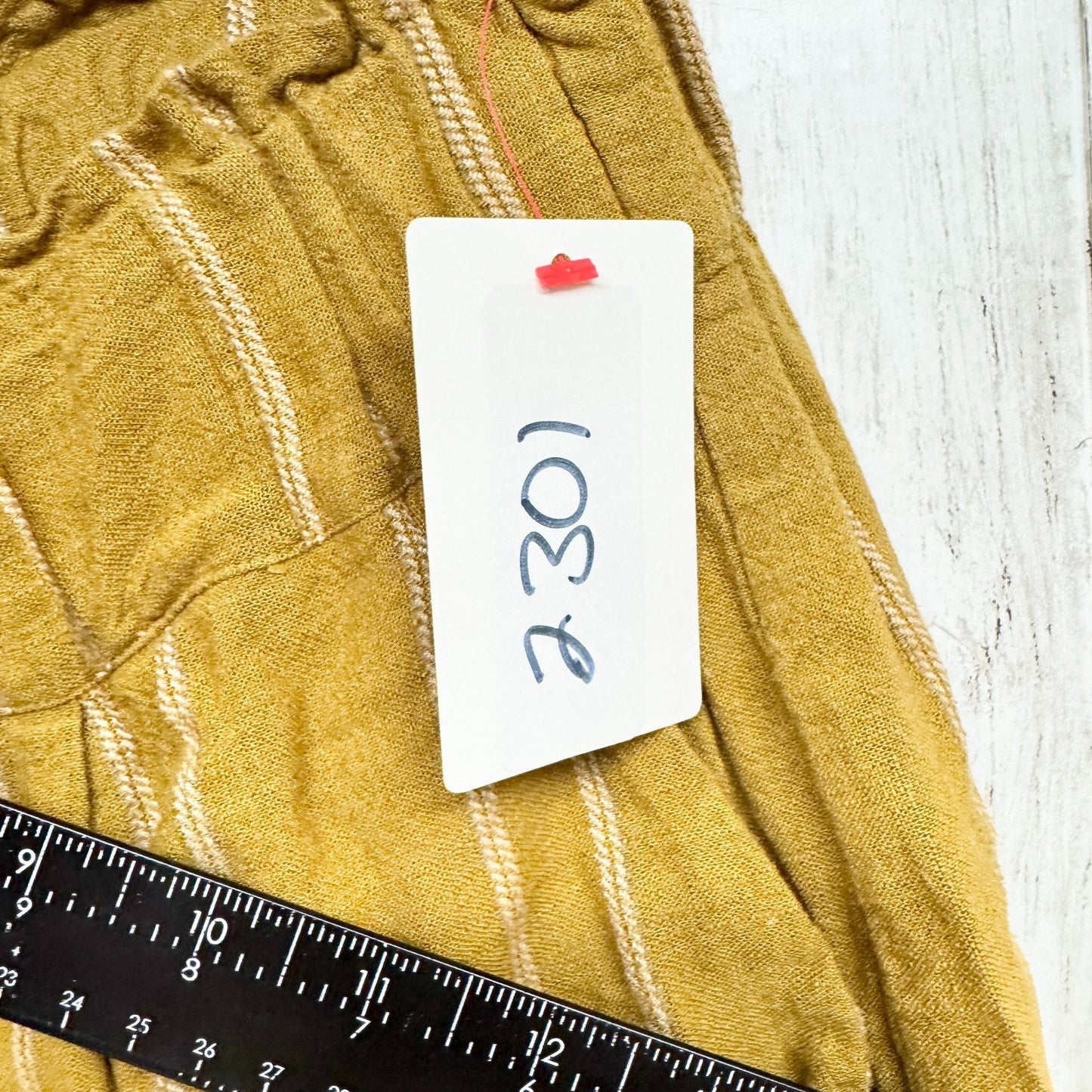 Urban Outfitters Shorts Women Size Medium Yellow Josie Linen Blend Pull On Short