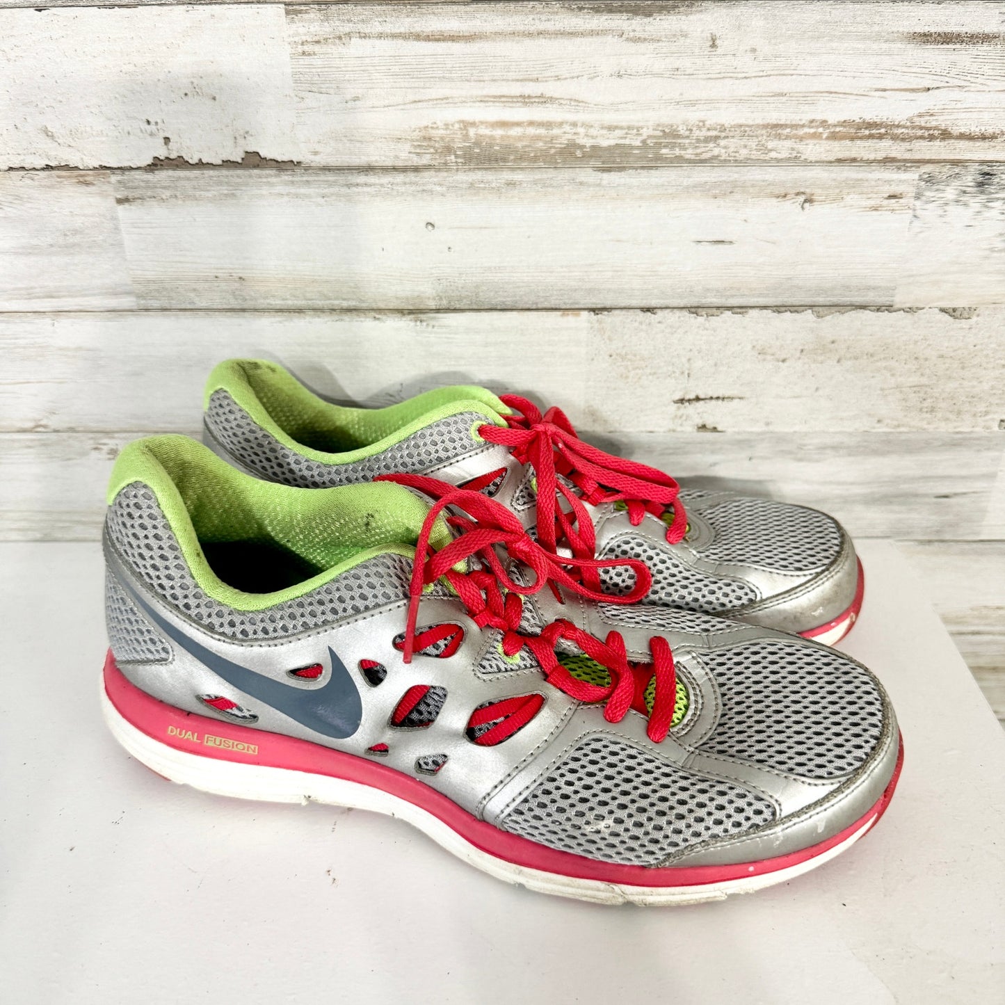 Nike Dual Fusion Lite Running Shoes Sneakers Gray/Red/Green Womens Sz 8.5