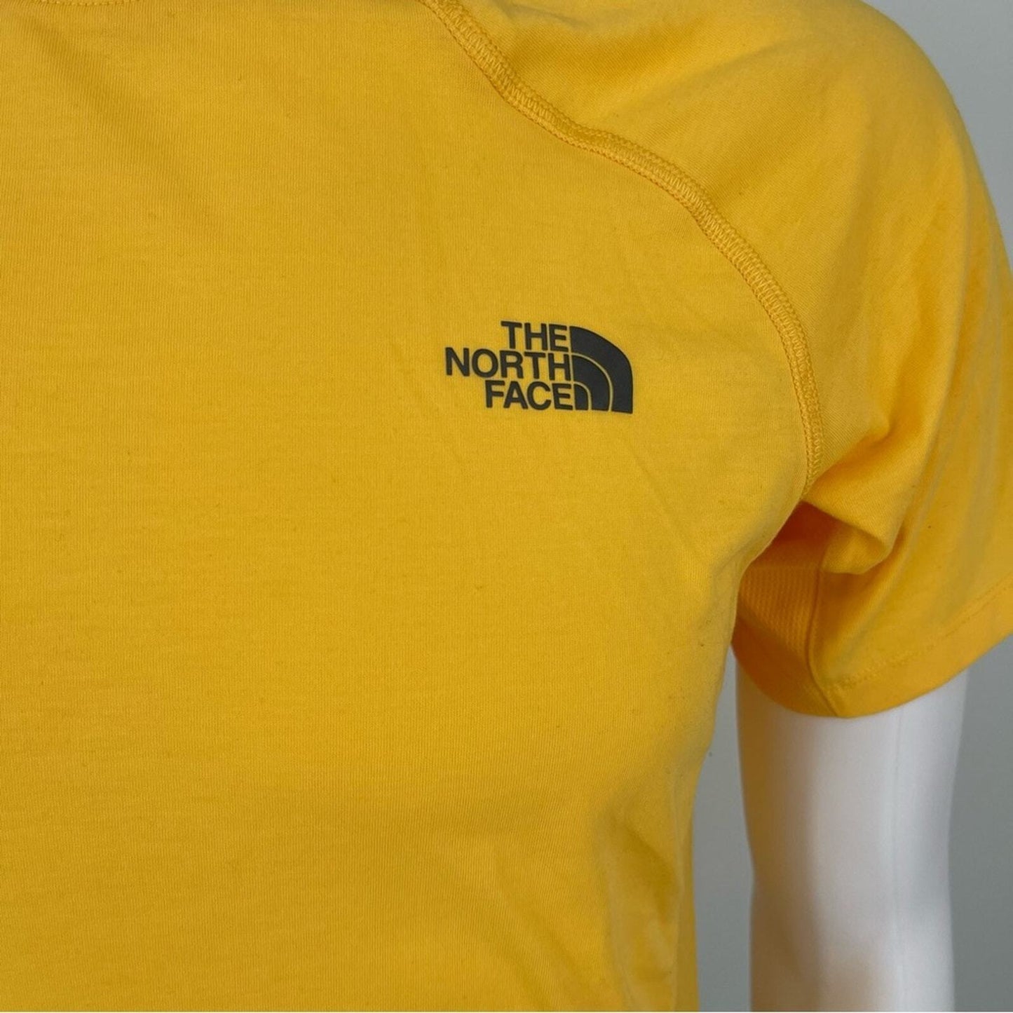 The North Face Dome Active Yellow Short Sleeve Graphic Shirt Size Small