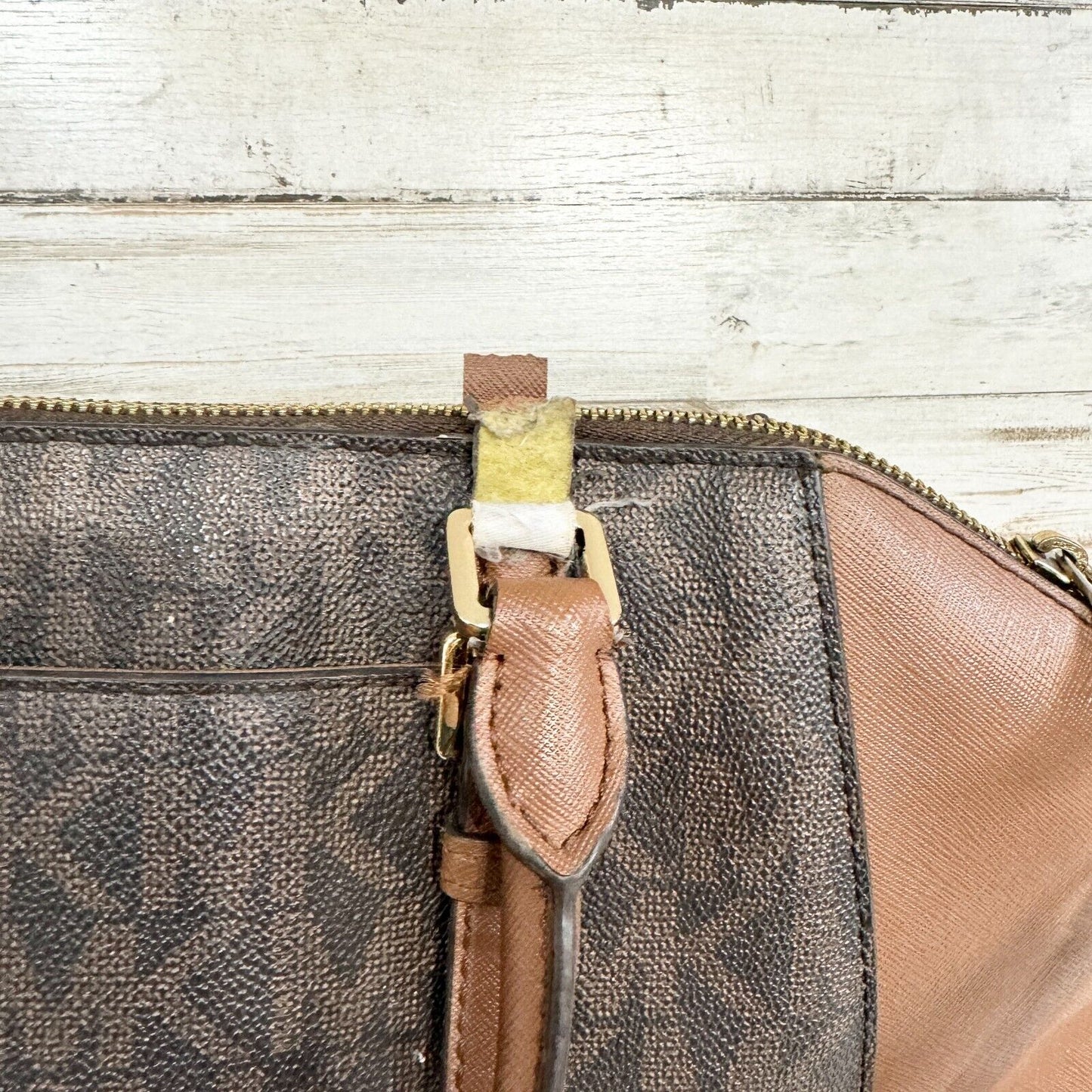 MICHAEL KORS Women Crossbody/ Handbag Logo Printed Brown Leather Handled