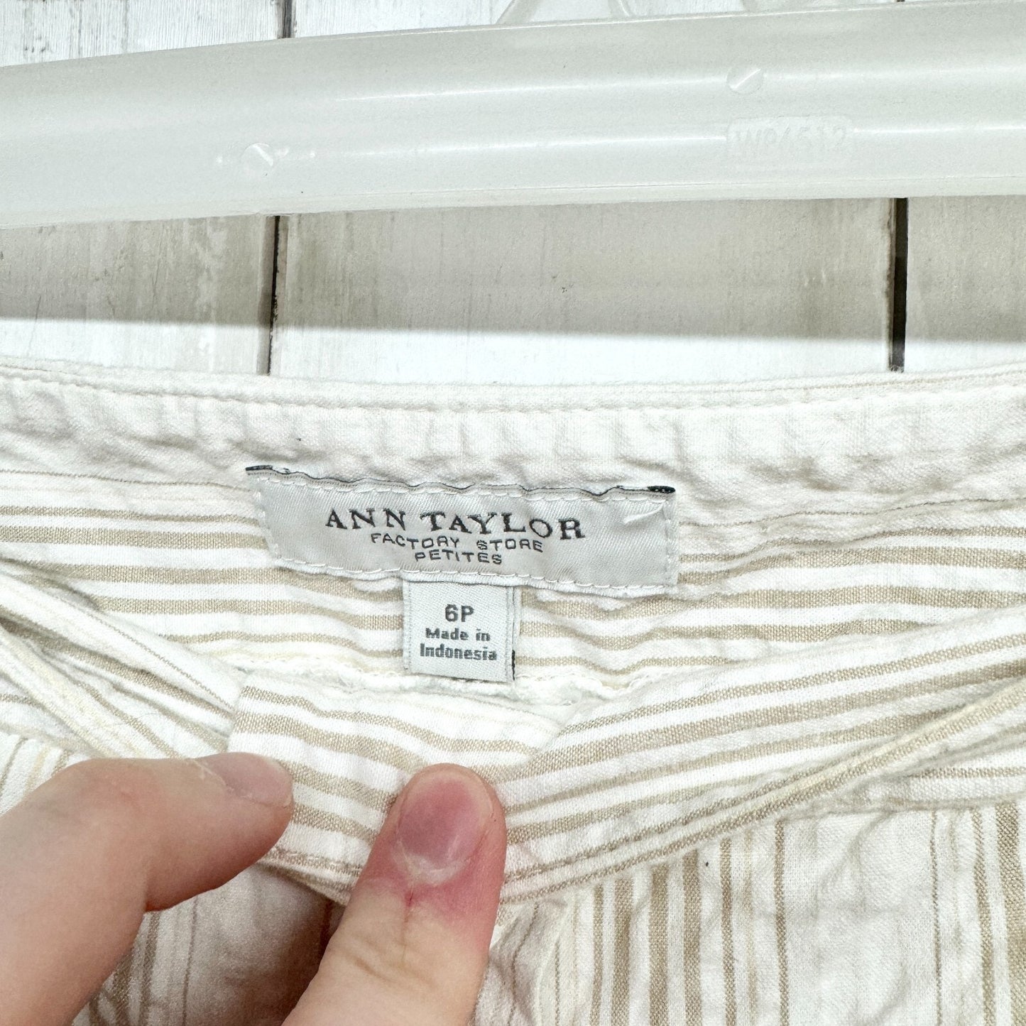Ann Taylor Pants Women Sz 6P Stripe Tan White Crop Pull On Straight Linen Casual