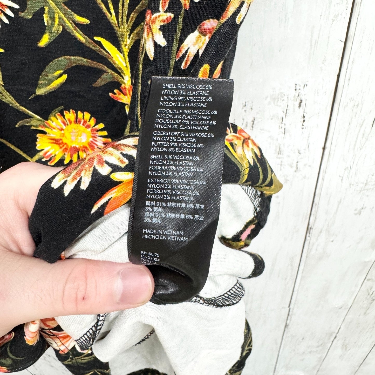Urban Outfitters Dress Women Size Medium Black Ella Floral Print Bodycon Mini