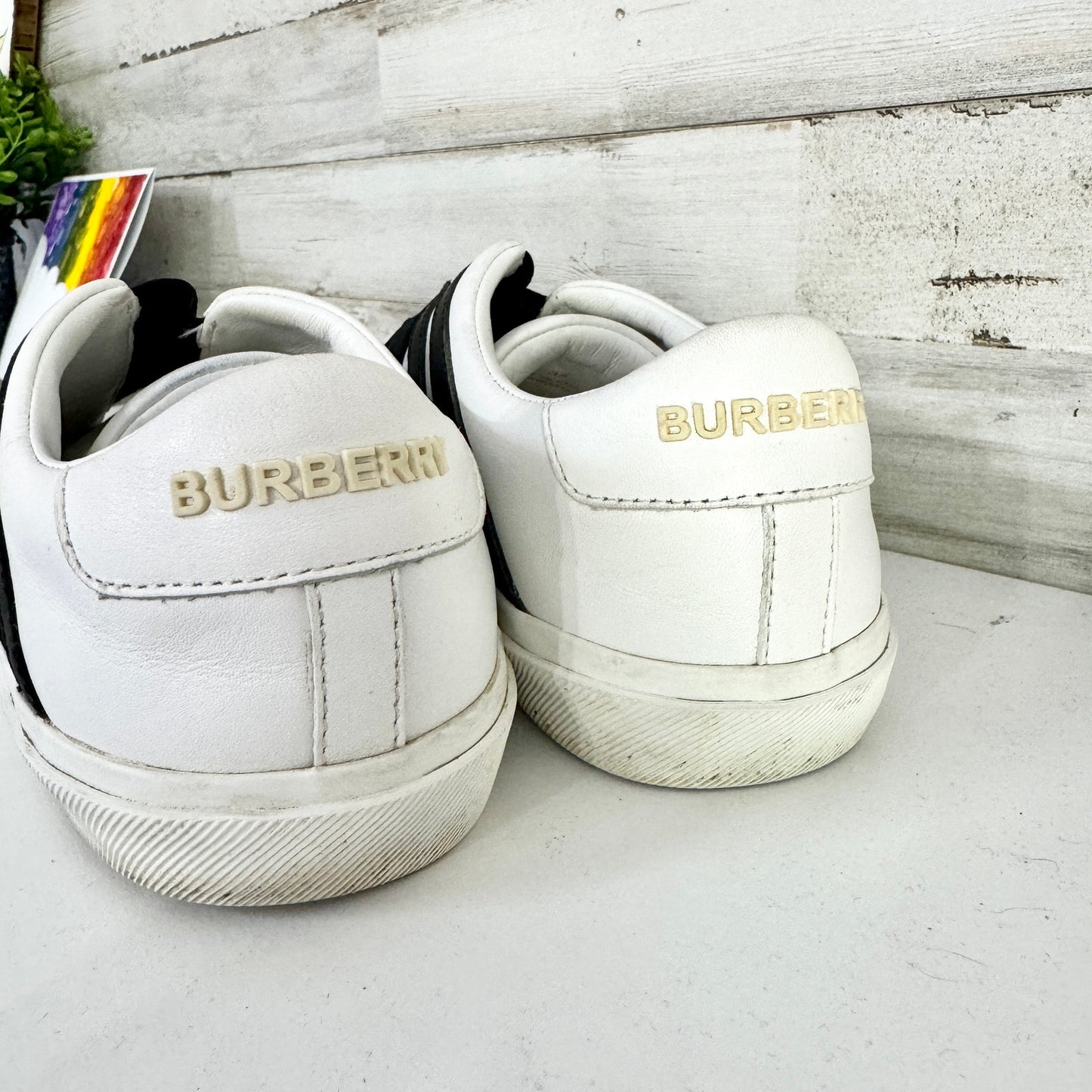 Burberry Youth Kids White Cedbury Brit Flag Leather Sneakers 35 Size 2.5 10-11Y