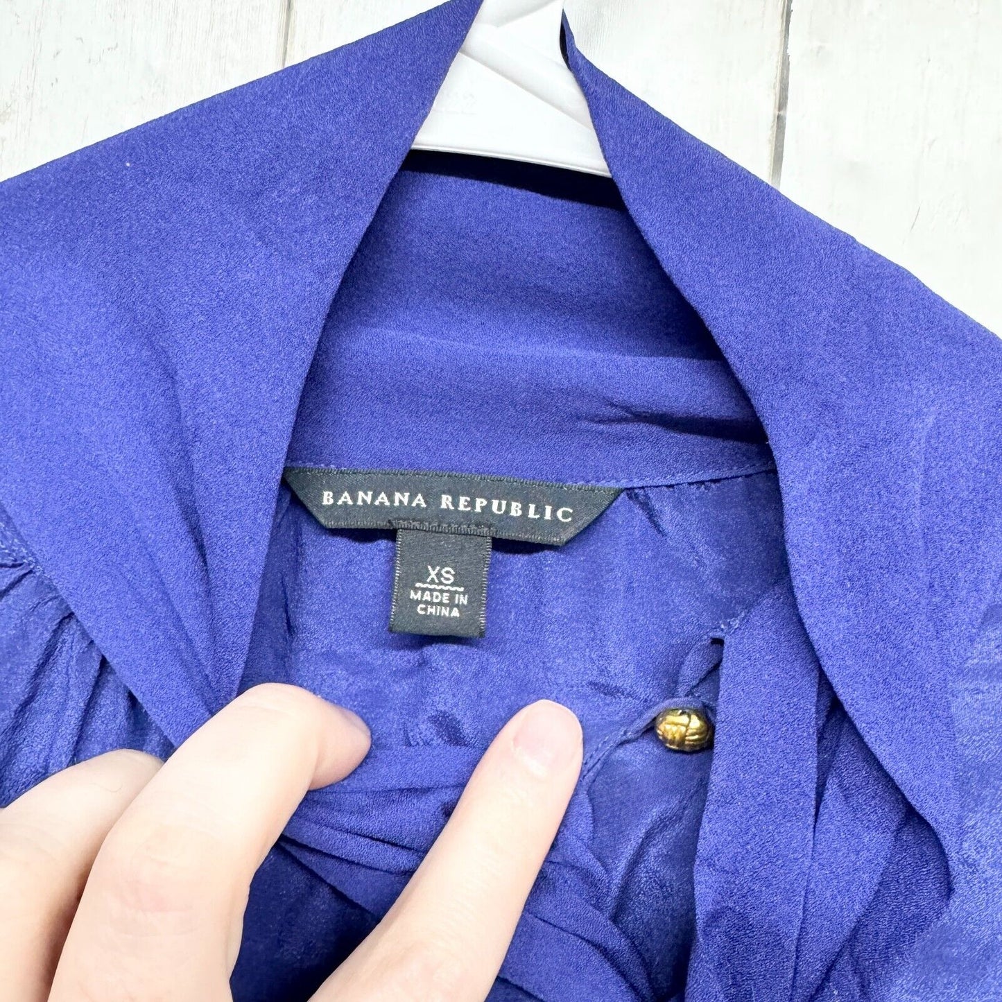 Banana Republic Shirt Women XS Royal Blue 100 Silk Button Up Long Sleeve Classic