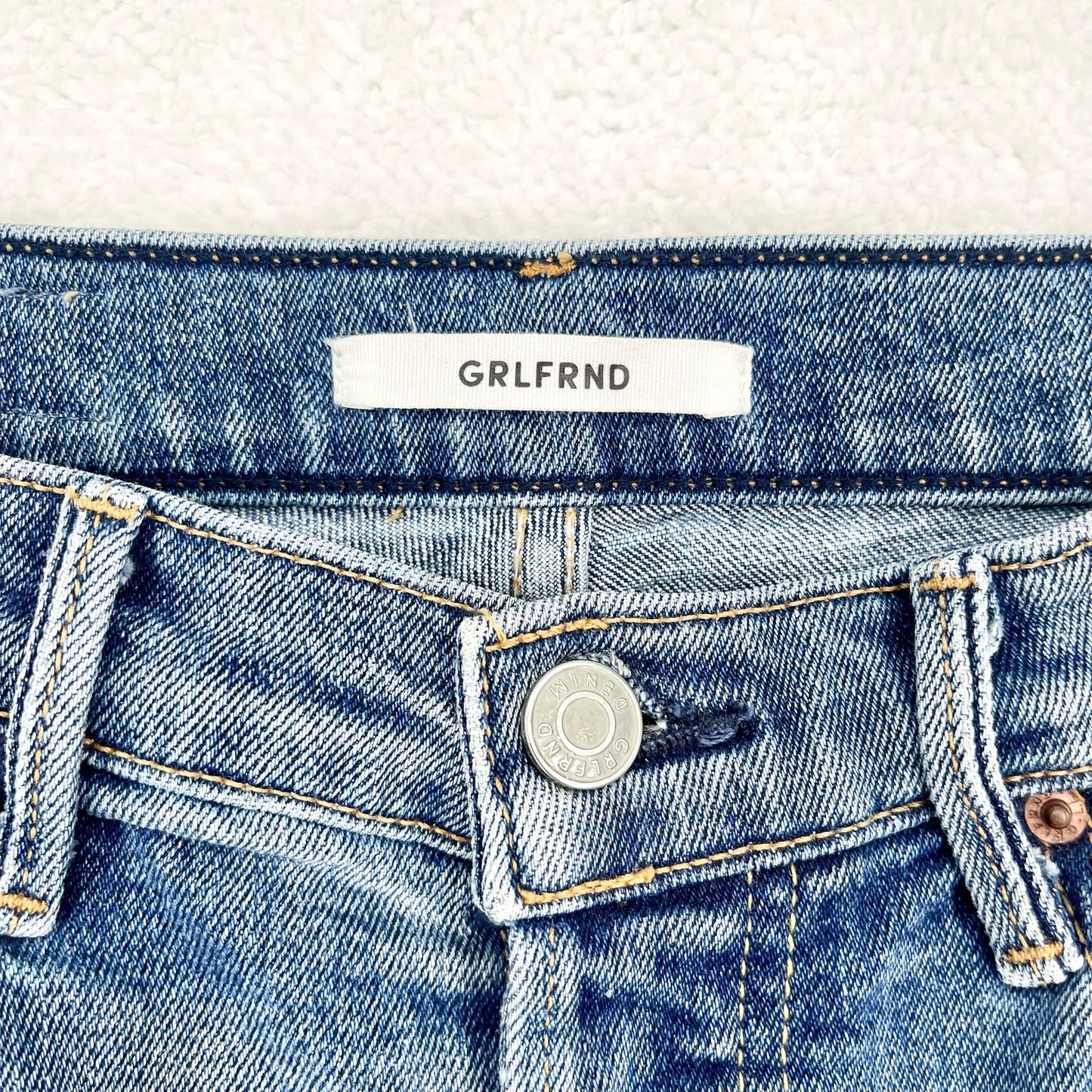 GRLFRND Karolina Mid Rise Straight Leg Slashed Jeans Womens Size 26