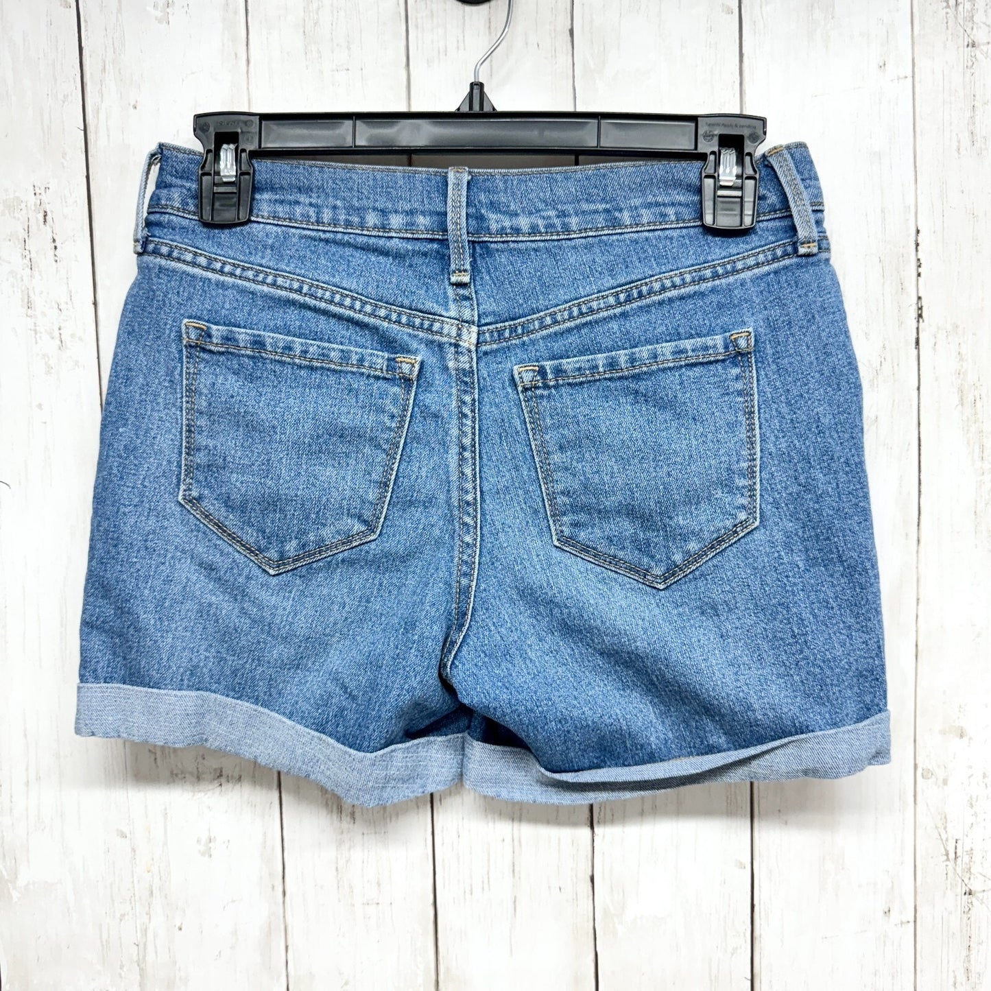 Old Navy Shorts Women Sz 0 Medium Wash Mid Rise Midi Cuffed Hem 5-Pocket Design