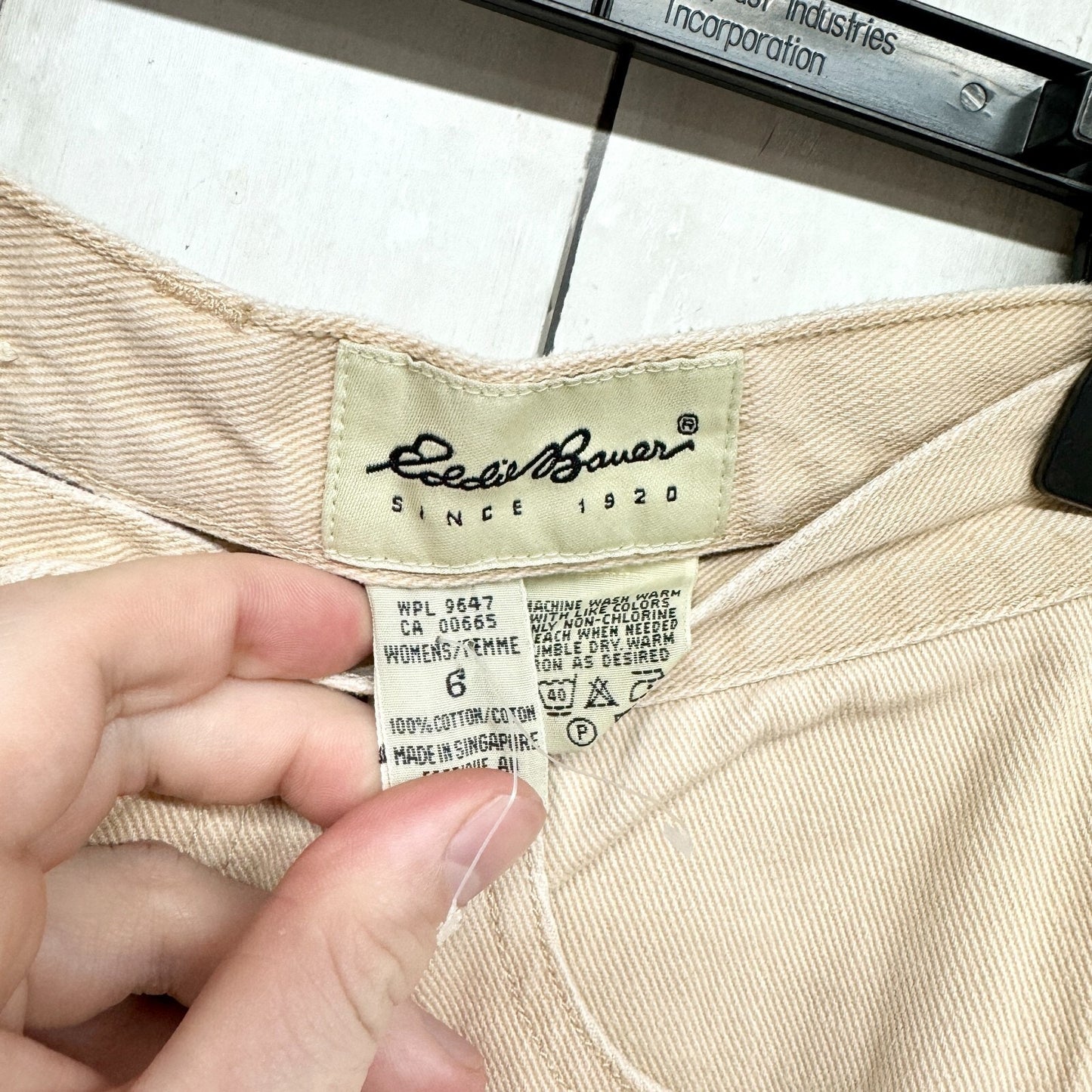 Eddie Bauer Jeans Women 6 Cream Relaxed Straight Cotton 5-Pocket Design Utility
