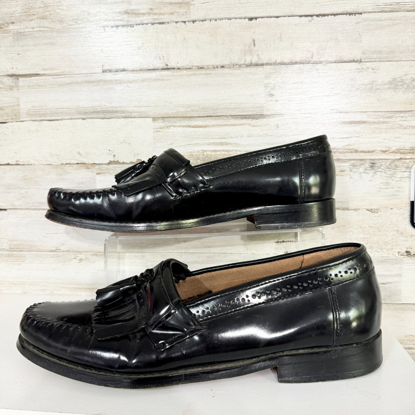 G.H. Bass & Co. Loafers Men 11.5 Brown Leather Weejuns Flats Wine Tassel Brown