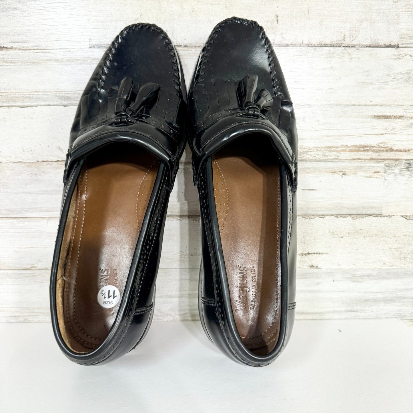 G.H. Bass & Co. Loafers Men 11.5 Brown Leather Weejuns Flats Wine Tassel Brown